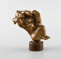 Dänischer Bronzebildhauer:: ein Paar patinierte Bronzefiguren:: nackte Frauen