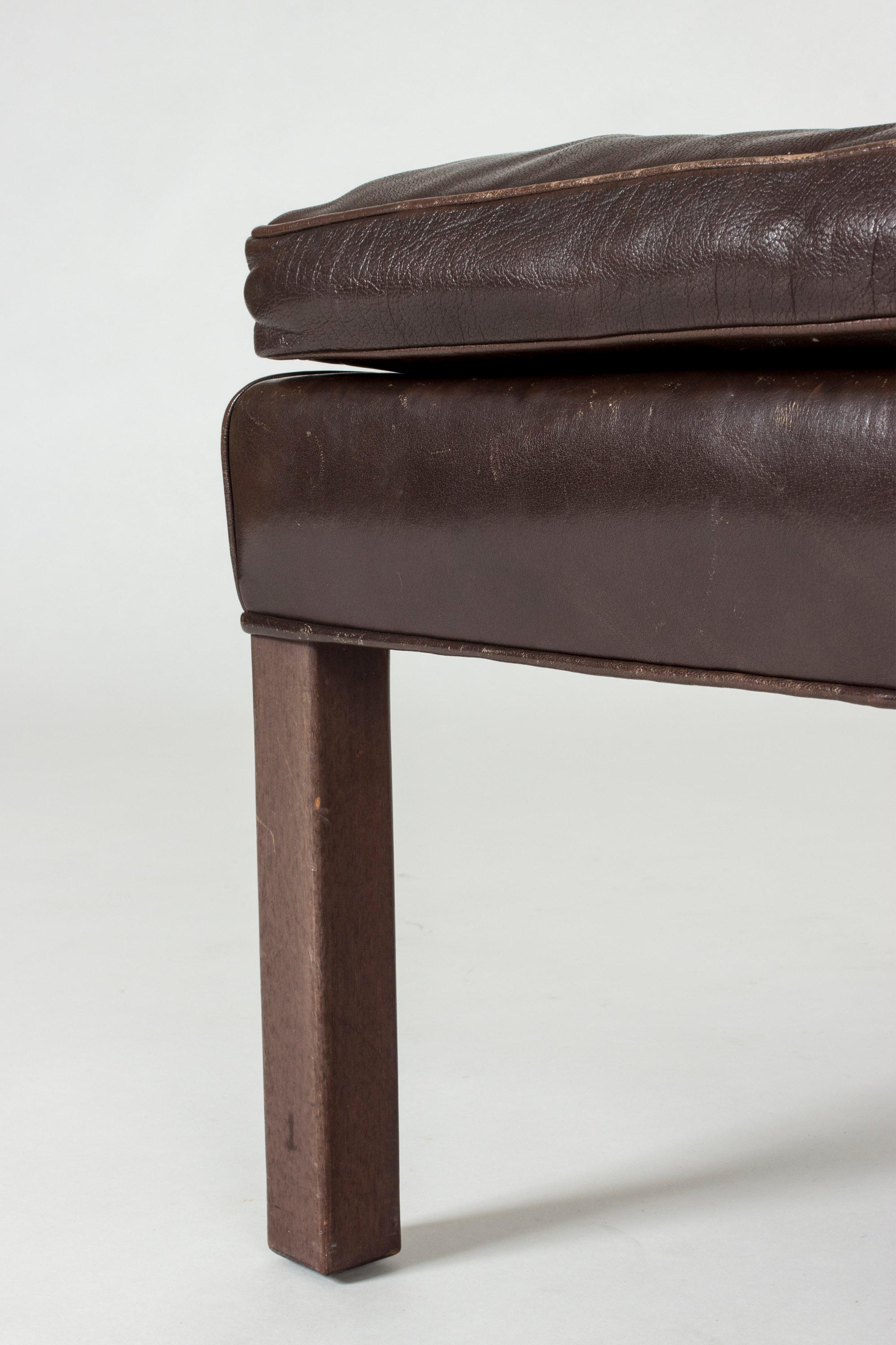 Danish Brown Leather Ottoman by Børge Mogensen for Fredericia Stolefabrik, 1960s In Good Condition In Stockholm, SE