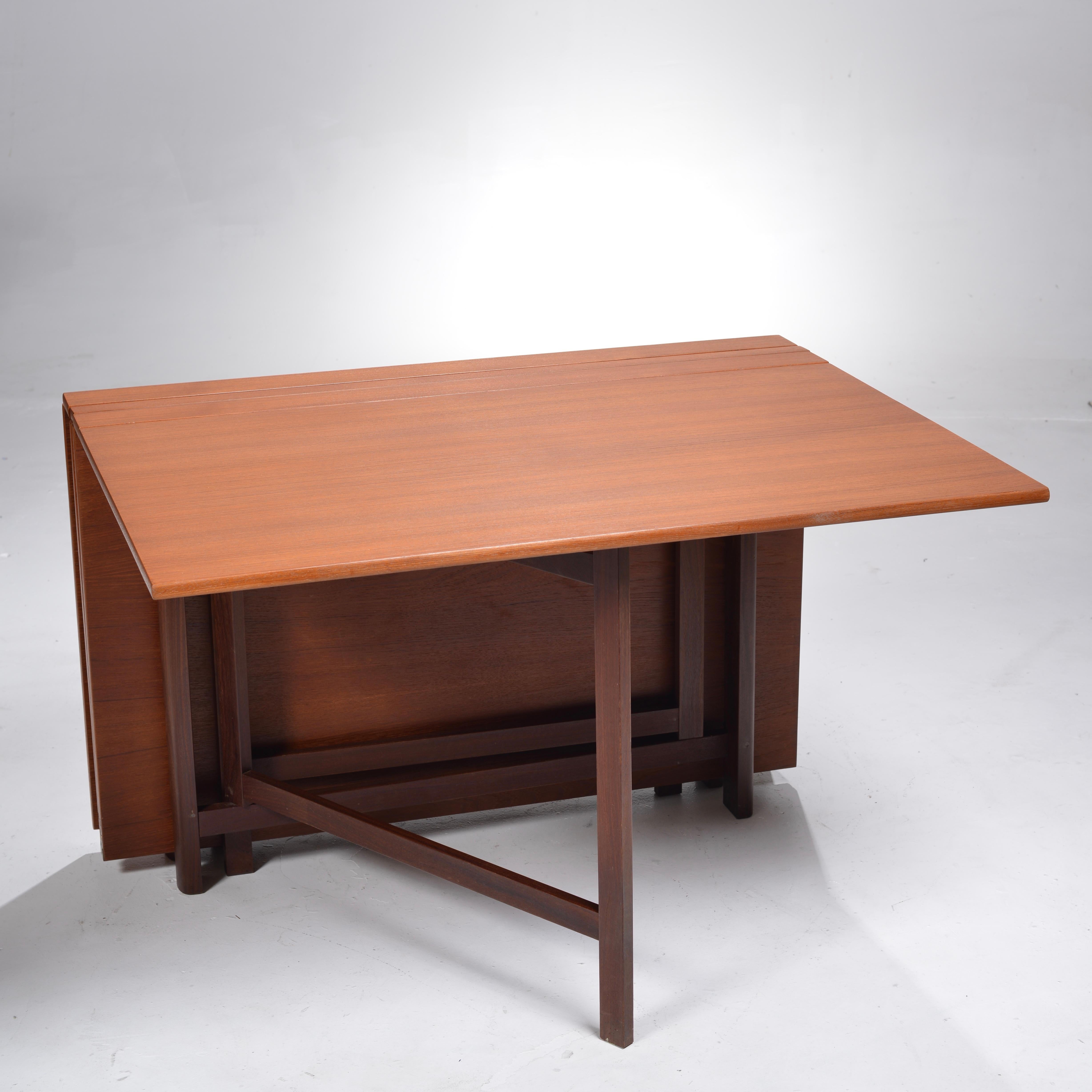 Table de salle à manger danoise Bruno Mathsson Gateleg 