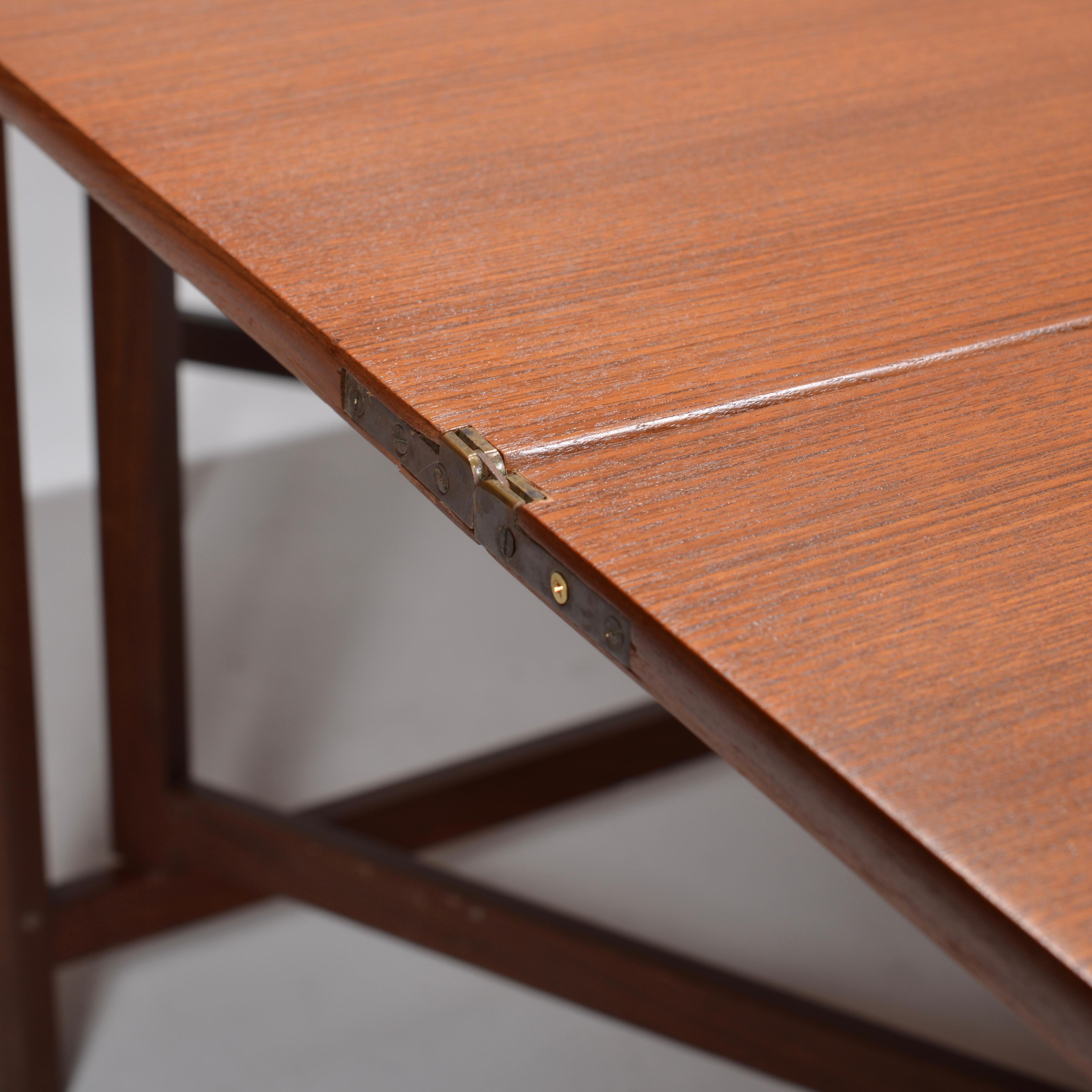 Table de salle à manger danoise Bruno Mathsson Gateleg 