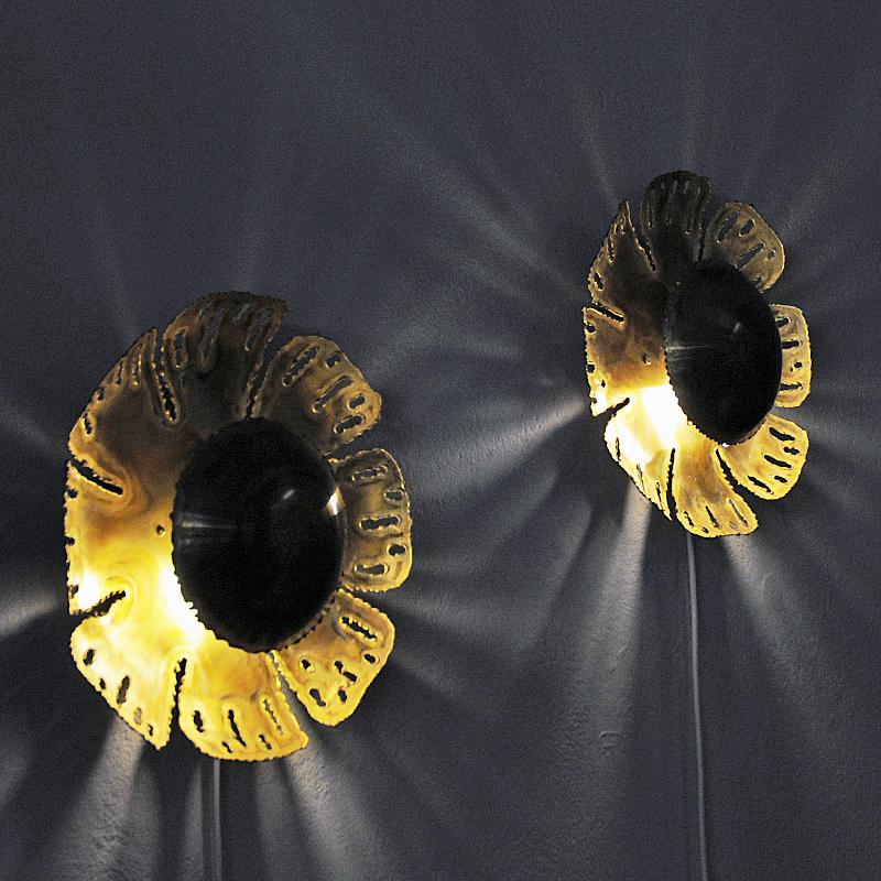 Danish Brutalist Brass Flower Wall Lamp Pair by Svend Aage Holm-sørensen, 1960s In Good Condition In Stockholm, SE