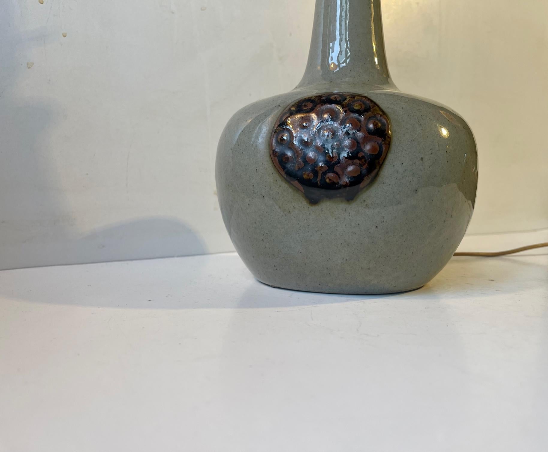 Danish Brutalist Glazed Stoneware Table Lamp by Knabstrup, 1970s In Good Condition For Sale In Esbjerg, DK