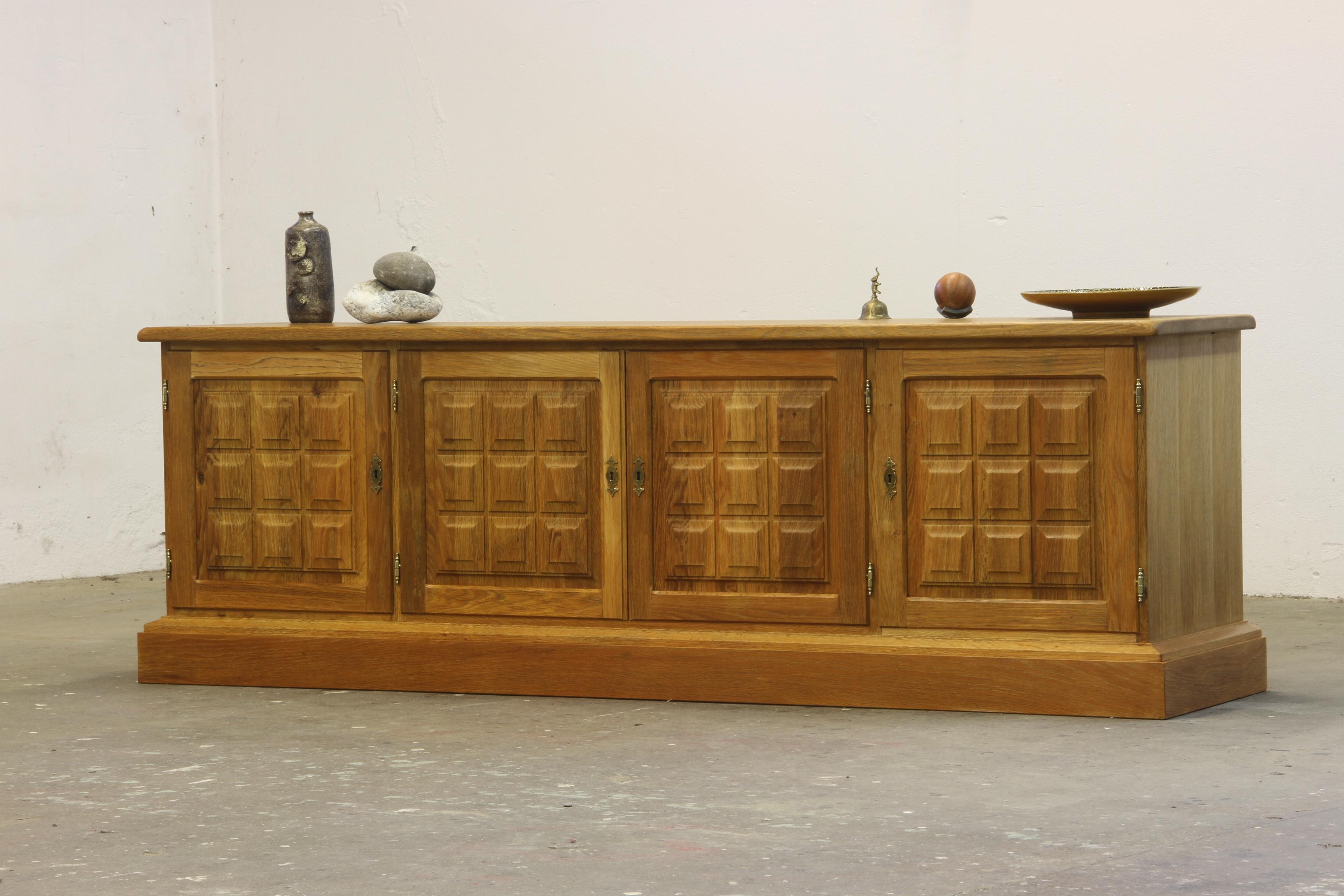 Danish Brutalist Light Oak Low Sideboard 1960/70s In Good Condition For Sale In Store Heddinge, DK