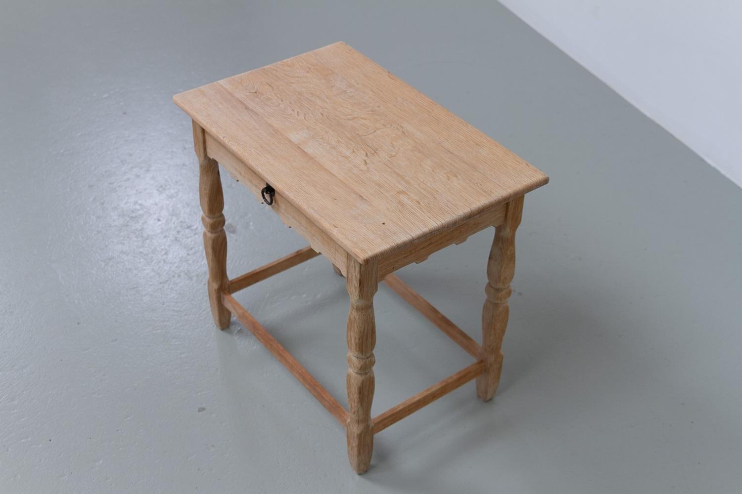 Danish Brutalist Oak Bedside table in Kjærnulf Style, 1960s. In Good Condition For Sale In Asaa, DK