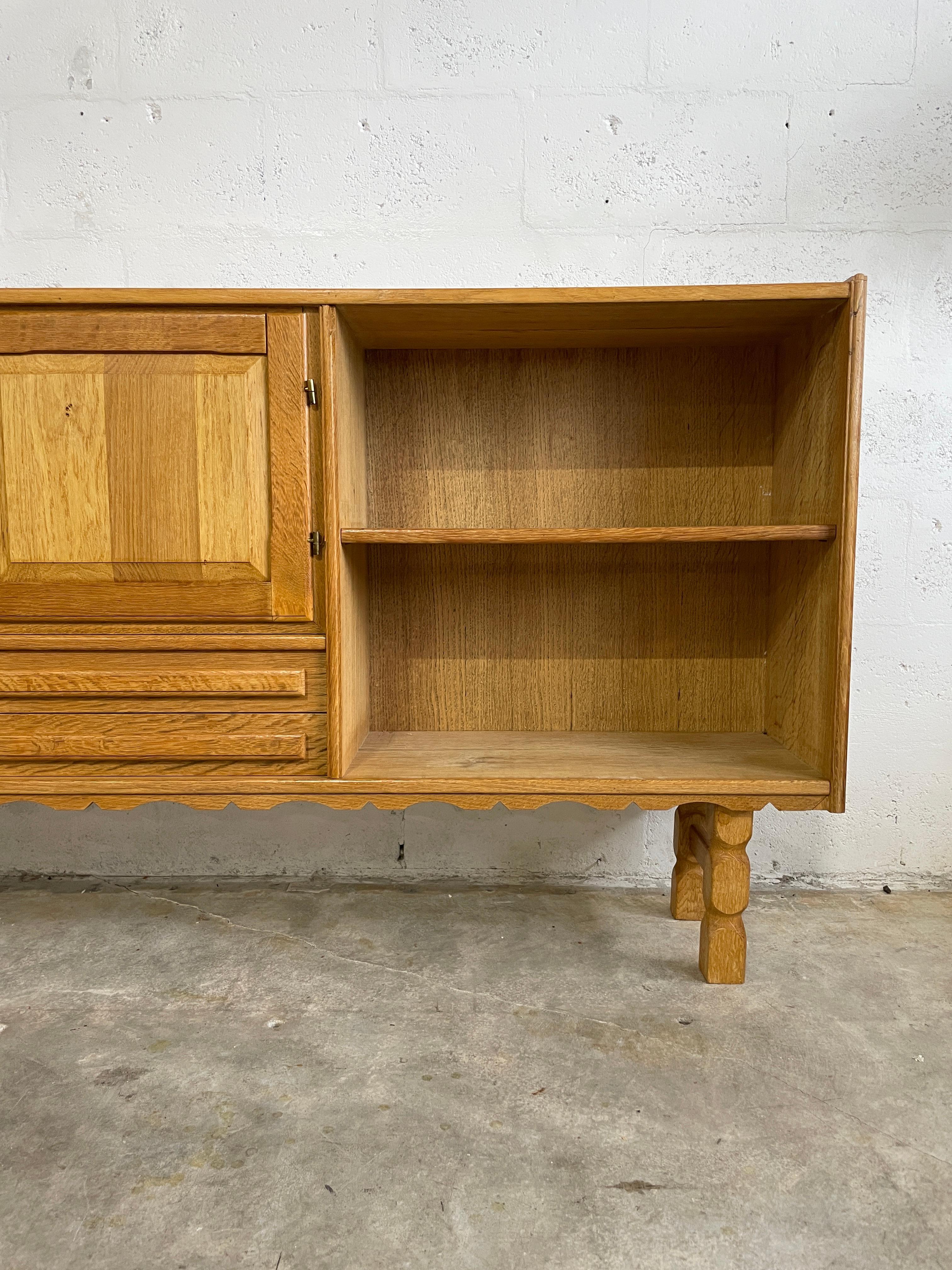 Danese Danish Brutalist Oak Console or Credenza Henning Kjaernulf in vendita