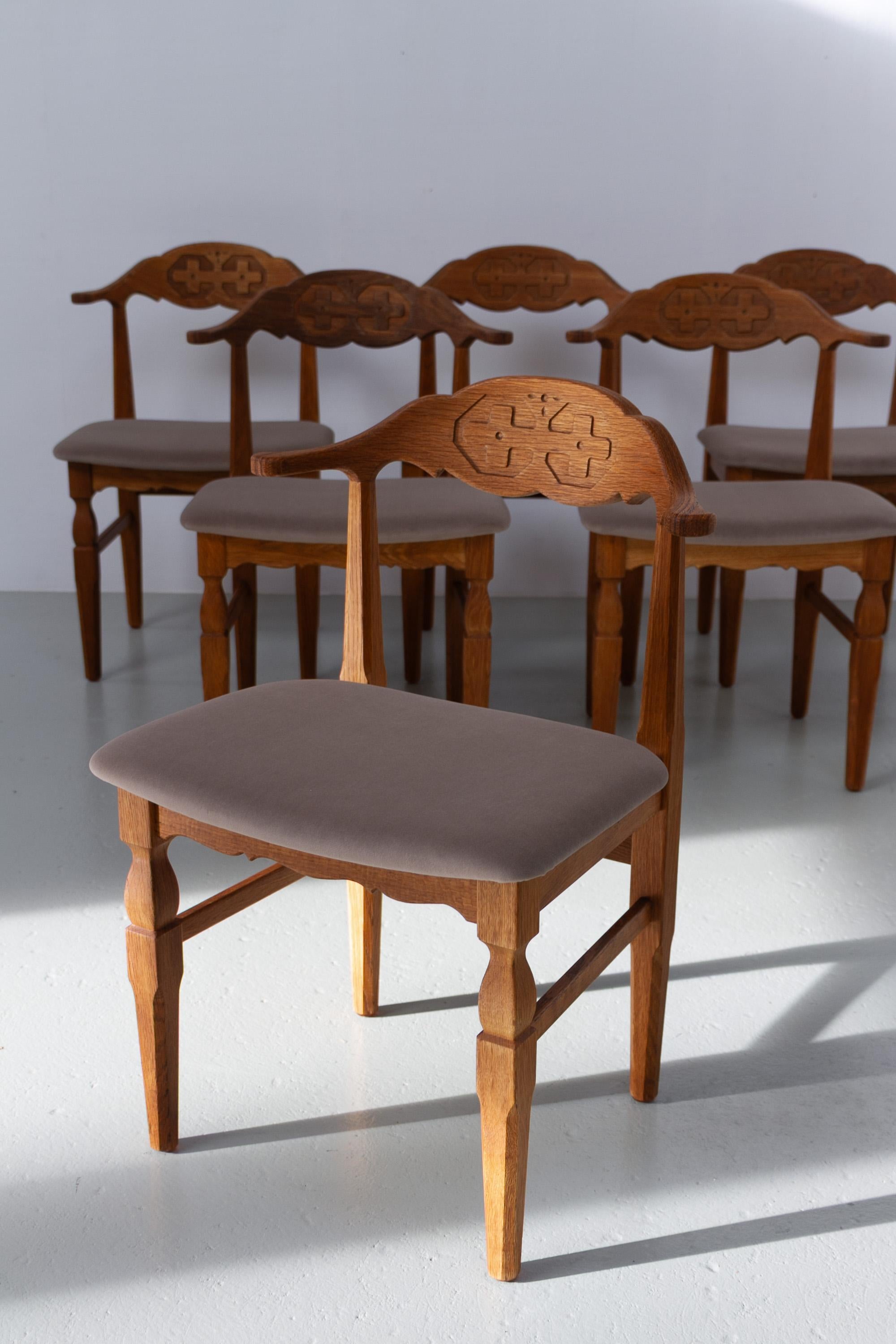 Danish Brutalist Oak Dining Chairs by Henning Kjærnulf, 1960s. Set of 6. In Good Condition For Sale In Asaa, DK