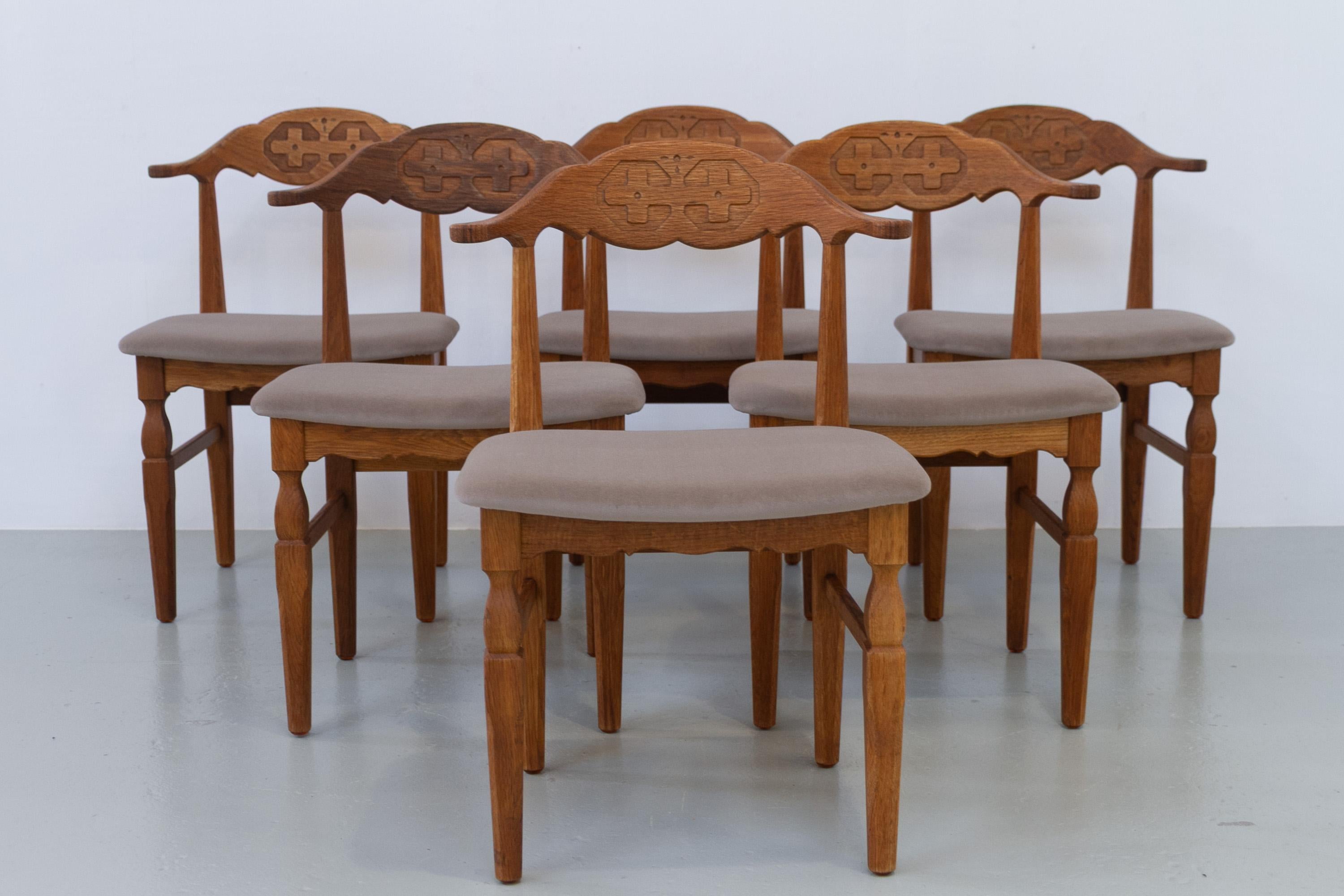 Danish Brutalist Oak Dining Chairs by Henning Kjærnulf, 1960s. Set of 6. For Sale 1
