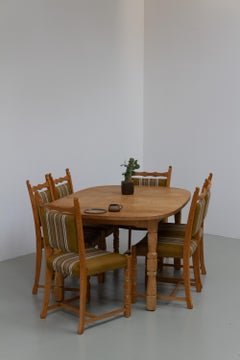 Chaises de salle à manger danoises en Oak brutalistes par Henning Kjærnulf, années 1970. Ensemble de 6.