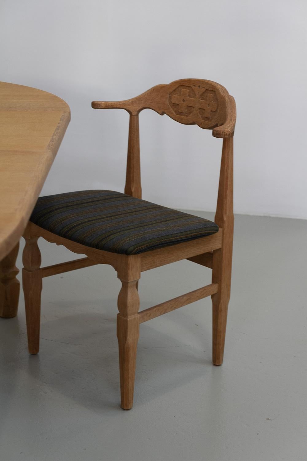 Sedie da pranzo danesi brutaliste in Oak di Henning Kjærnulf, anni '70. Set di 6 pezzi. in vendita 13
