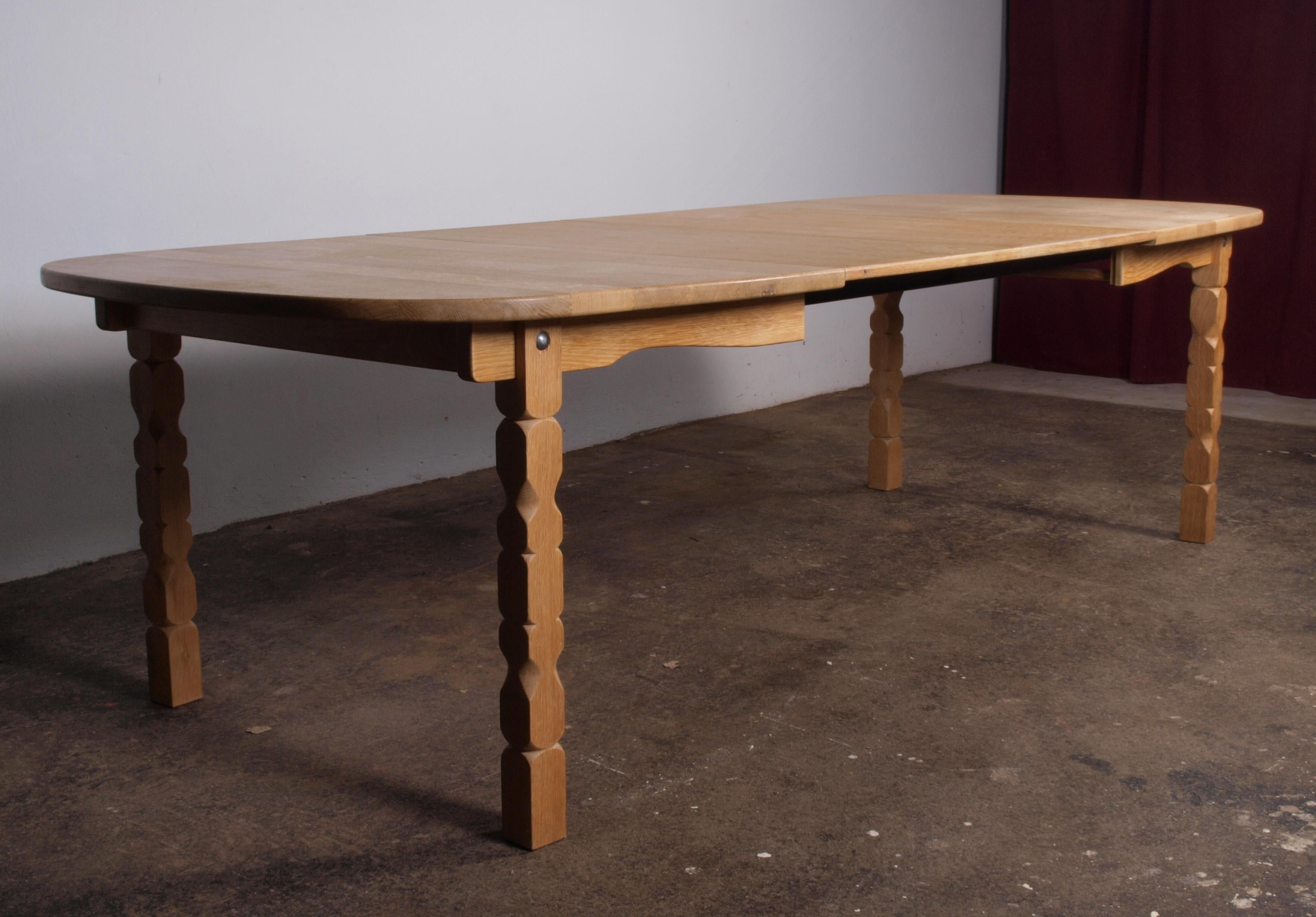 Danish Brutalist Oak Dining Table in the style of Henning Kjærnulf, 1960s For Sale 11