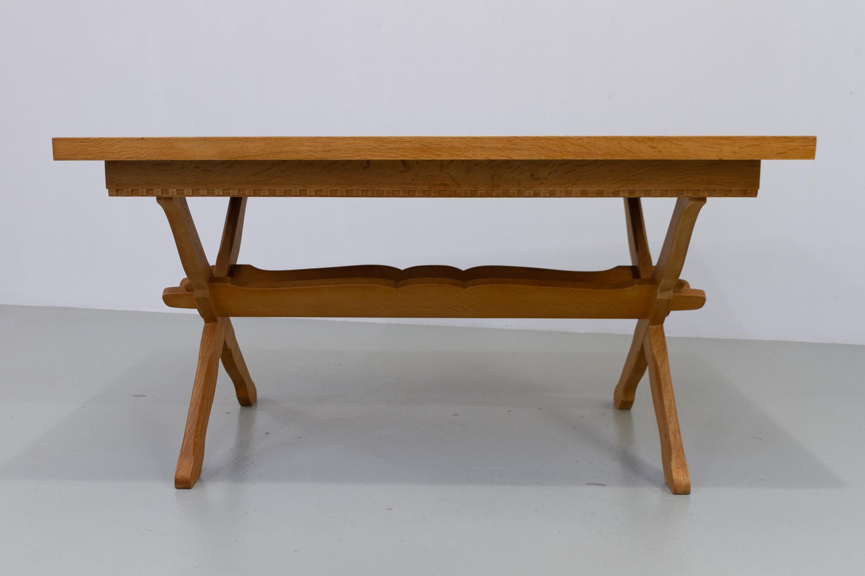Brutalisme Danish Brutalist Oak Extendable Dining Table attr. to Henning Kjærnulf, 1960s. en vente