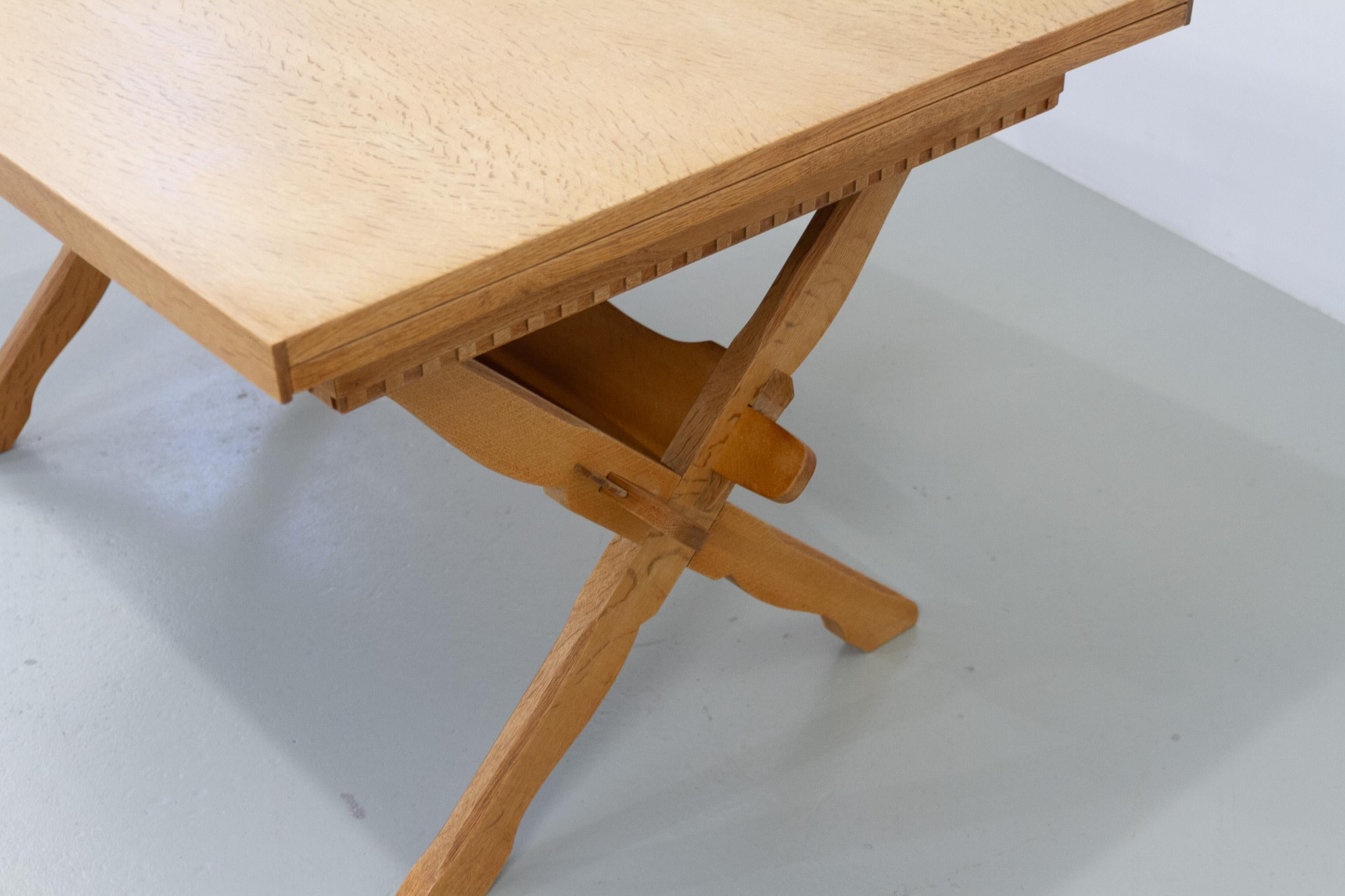 Danish Brutalist Oak Extendable Dining Table attr. to Henning Kjærnulf, 1960s. en vente 1