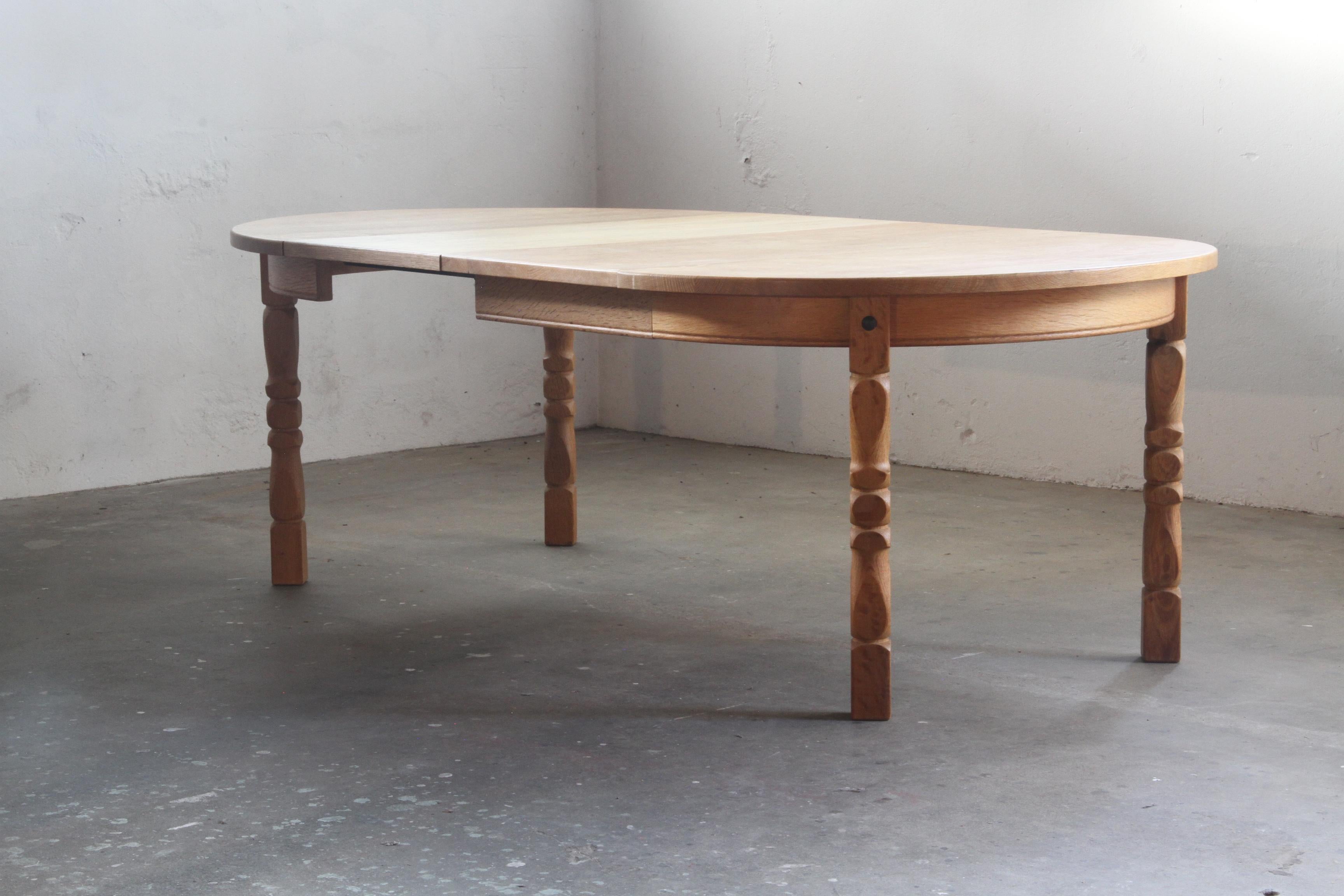 Danish Brutalist Oak Extending Dining Table in the style of Henning Kjærnulf, 19 For Sale 12