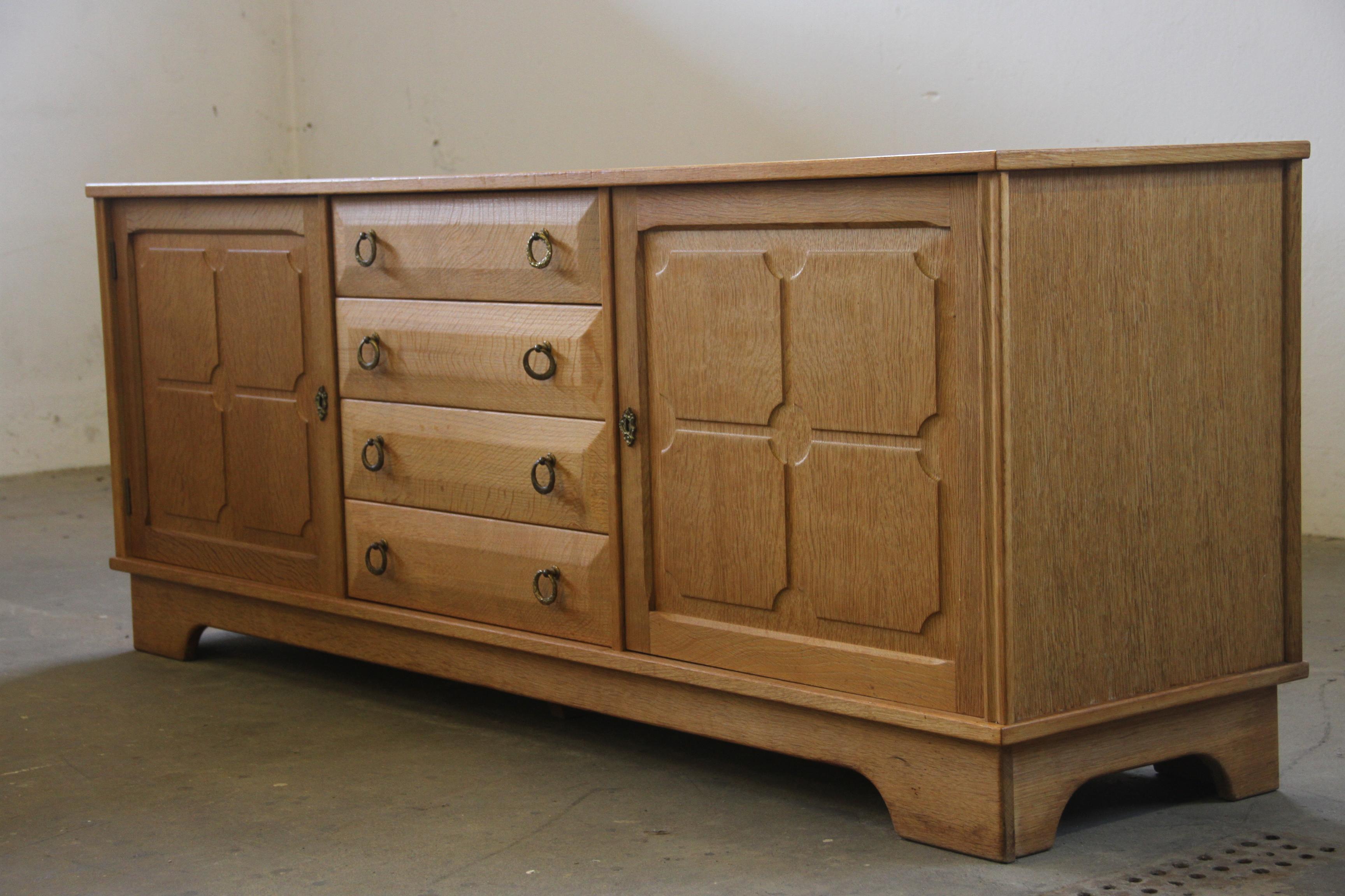 Danish Brutalist Oak Low Sideboard, credenza style of Henning Kjærnulf, 1970s For Sale 3