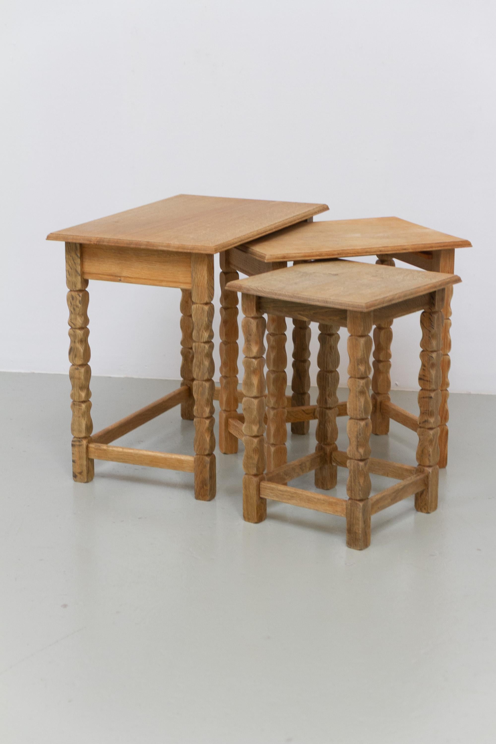 Danish Brutalist Oak Nesting Tables in Kjærnulf style, 1970s. Set of 3. in vendita 7