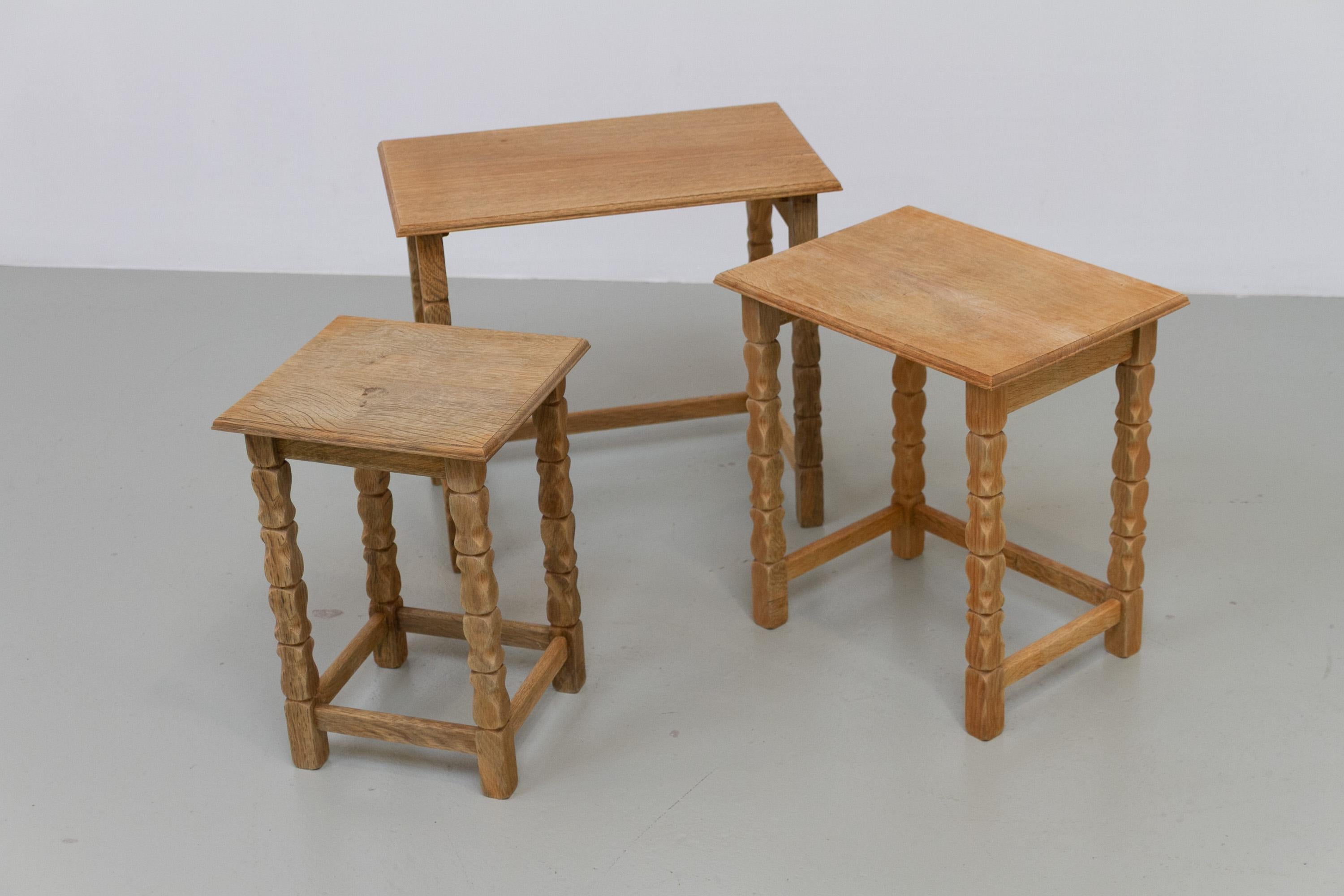 Danish Brutalist Oak Nesting Tables in Kjærnulf style, 1970s. Set of 3. in vendita 2