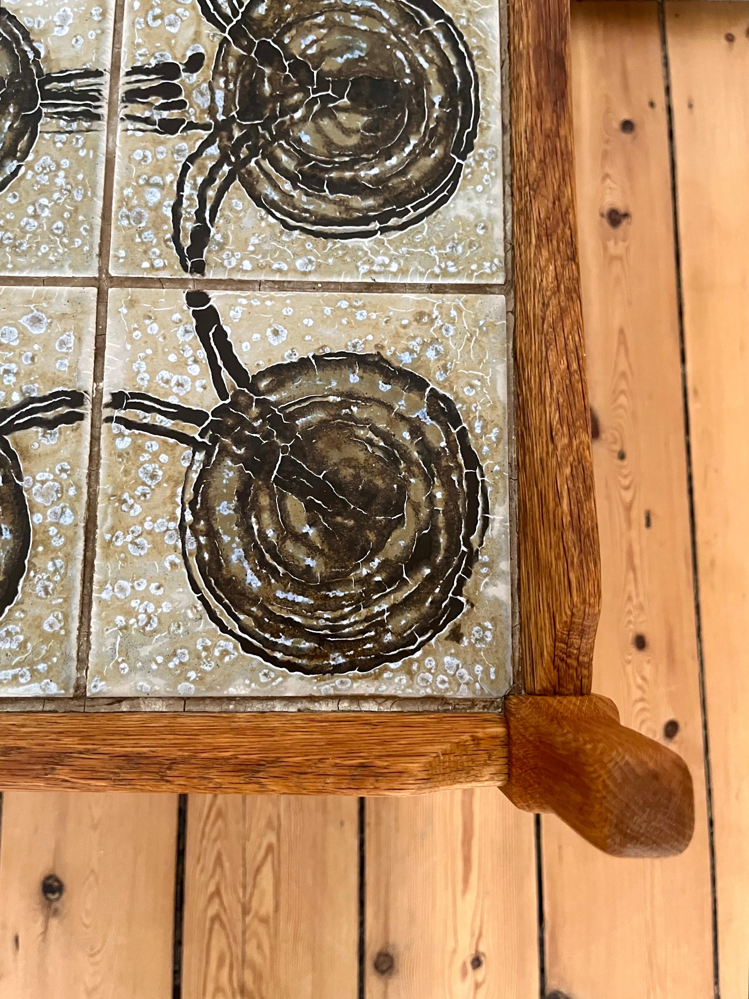 Table d'appoint danoise Henning Kjærnulf en Oak Brutalist avec plateau en céramique, 1973 en vente 8