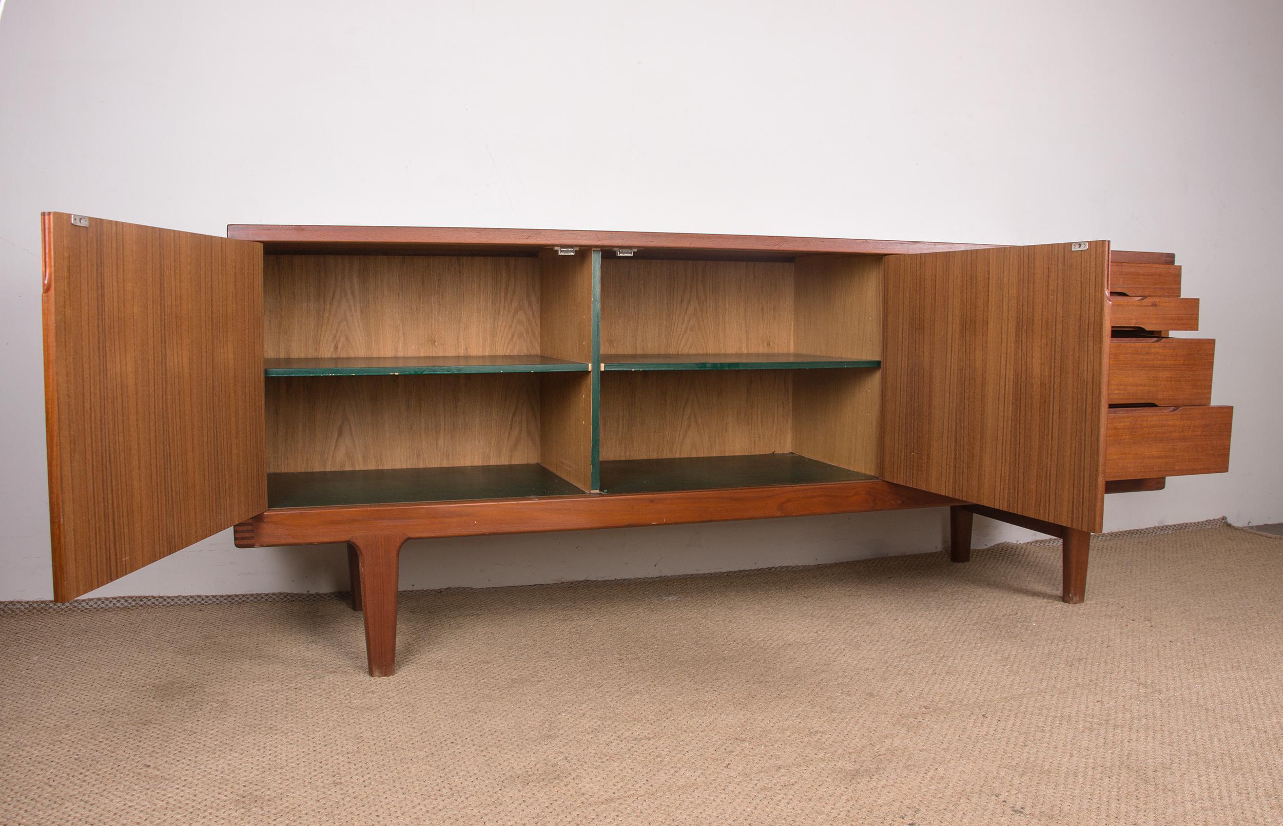 Danish Brutalist style sideboard in Solid Teak, Henning Kjaernulf/Vejle Stole 60 For Sale 2