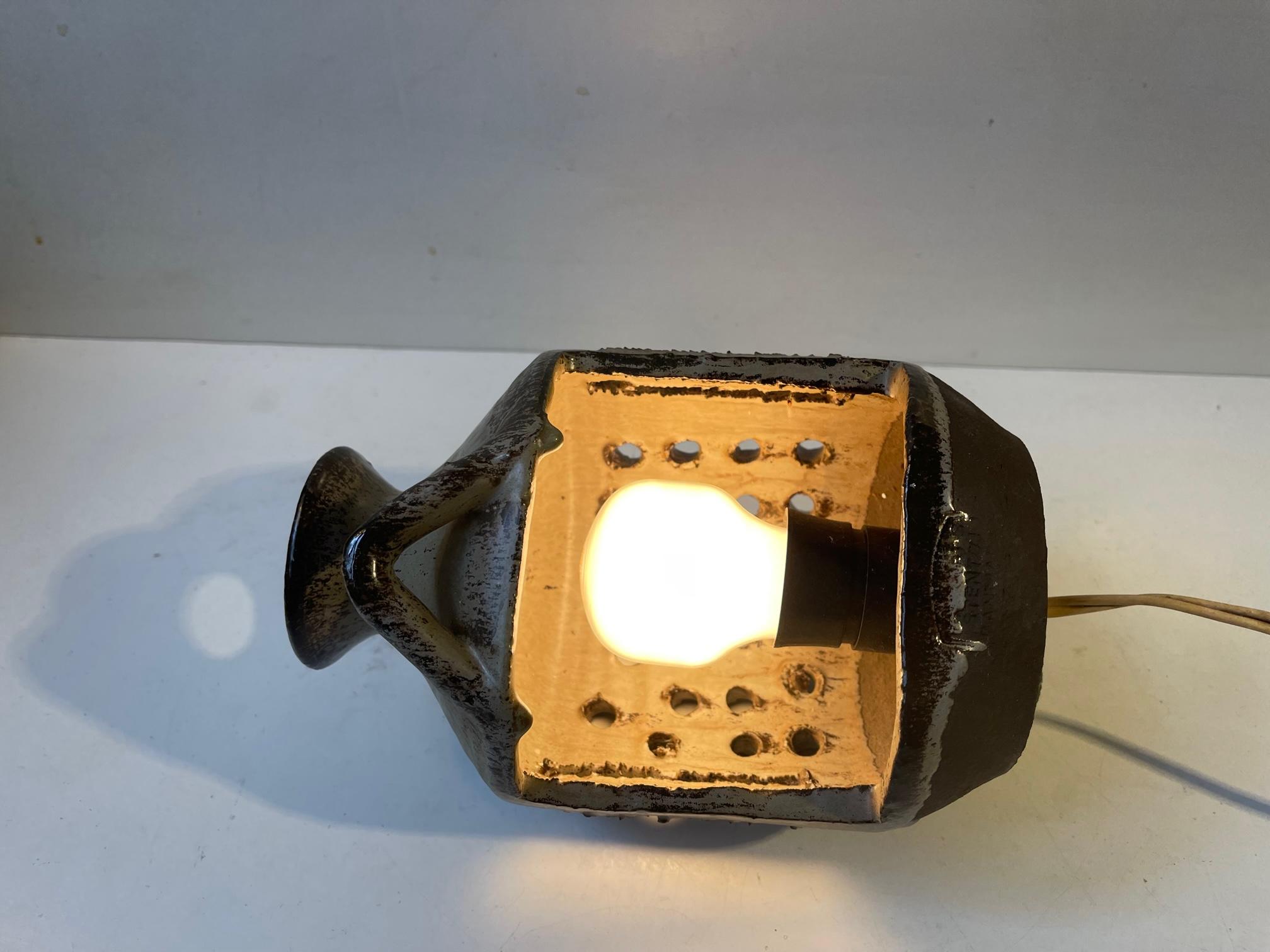 Lampe murale danoise brutaliste en grès émaillé, années 1970 en vente 2