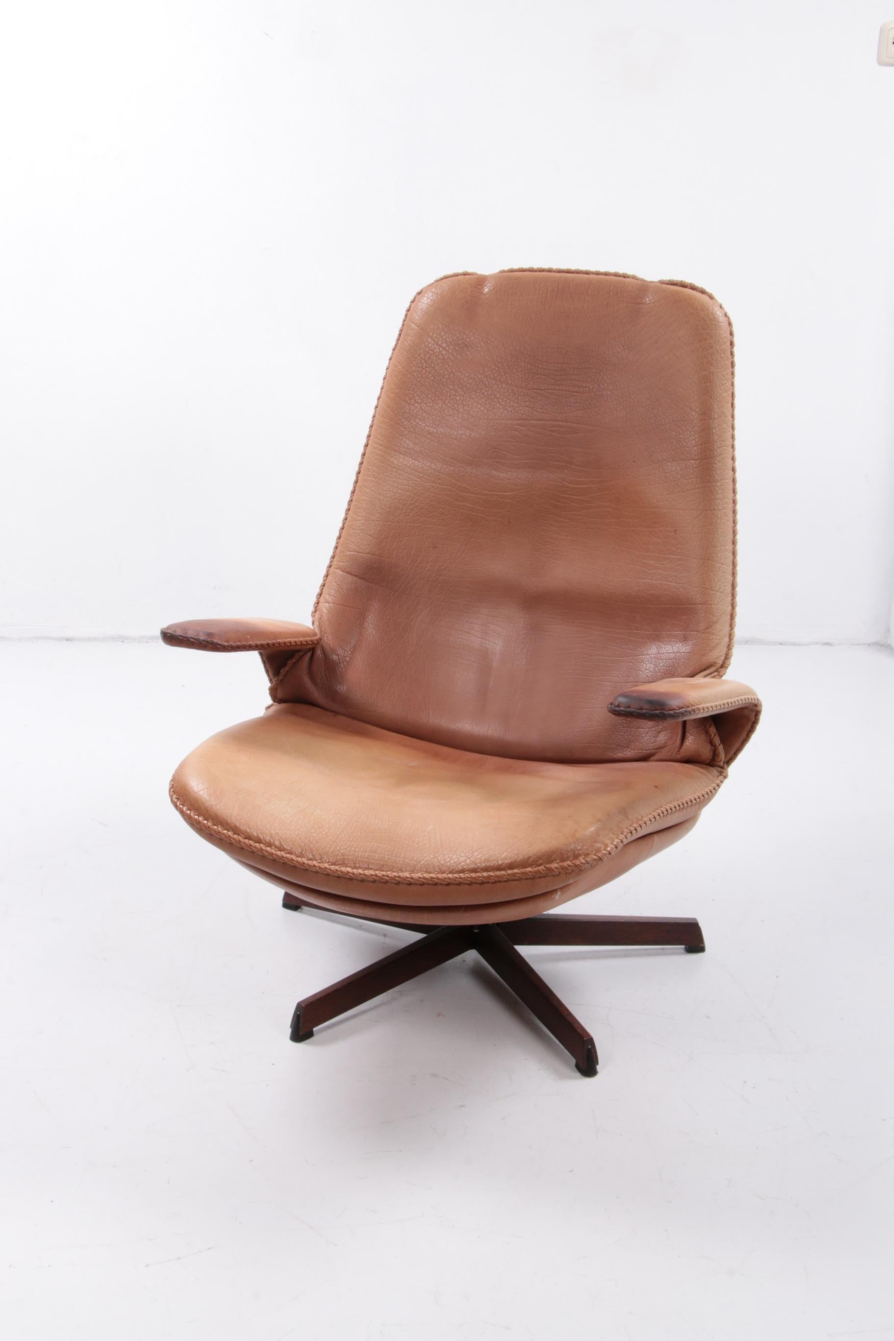 Danish Buffalo Leather Adjustable Armchair & Ottoman Set by M&S Mobler, 1960s In Good Condition For Sale In Oostrum-Venray, NL