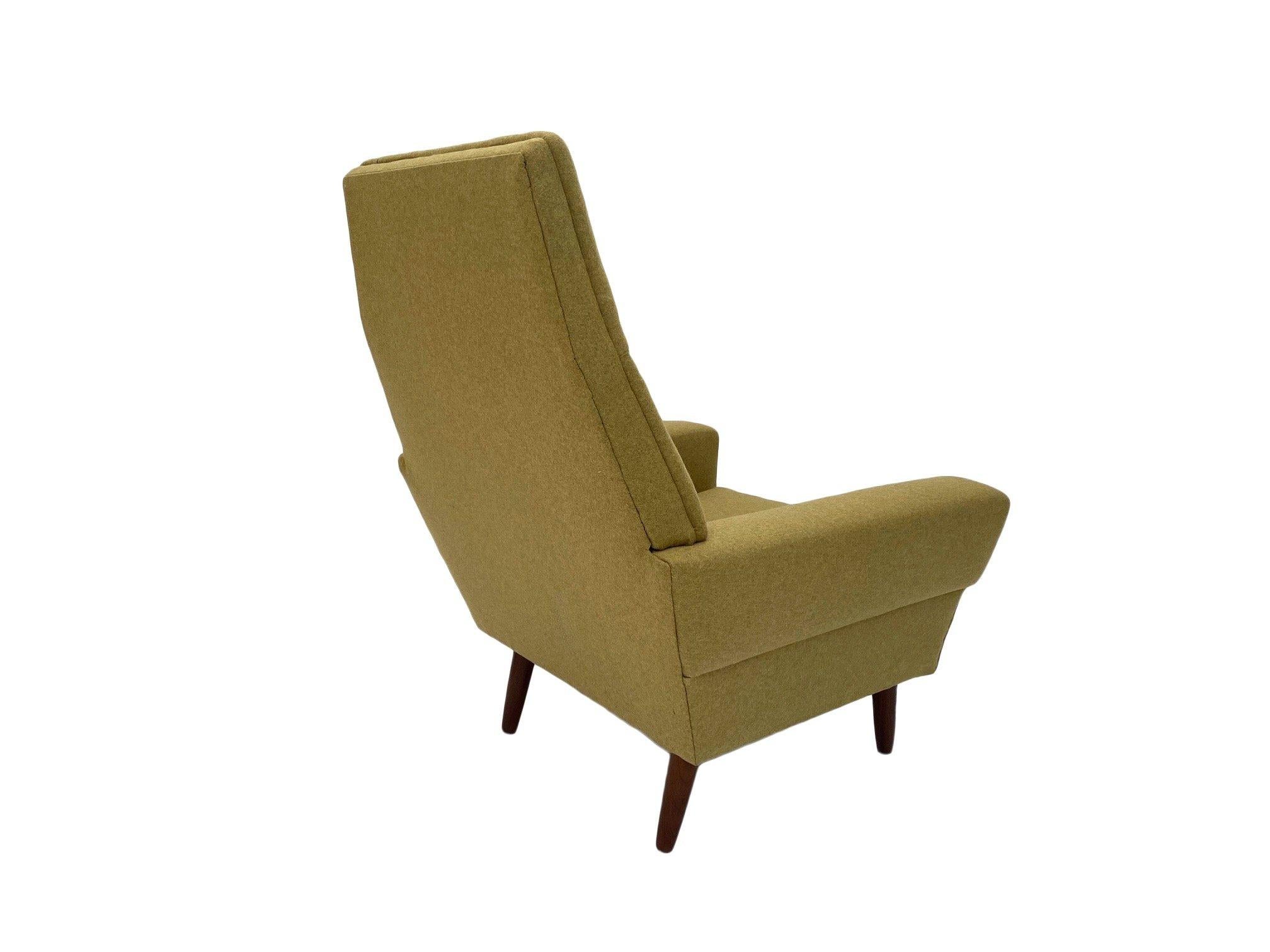 Danish Buttermilk Wool And Teak Highback Armchair Mid Century Chair 1960s In Excellent Condition In London, GB