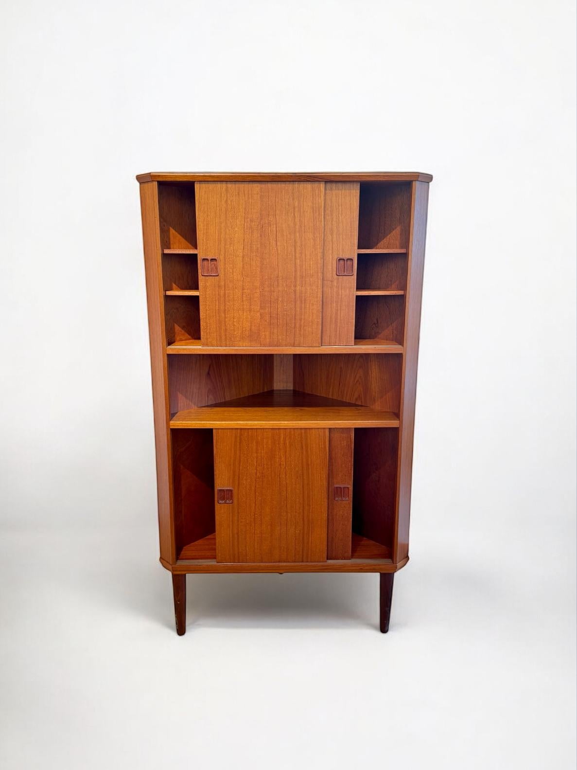Hand-Carved Danish Cabinet Maker, Corner Cabinet Teak, Denamrk 1960's For Sale