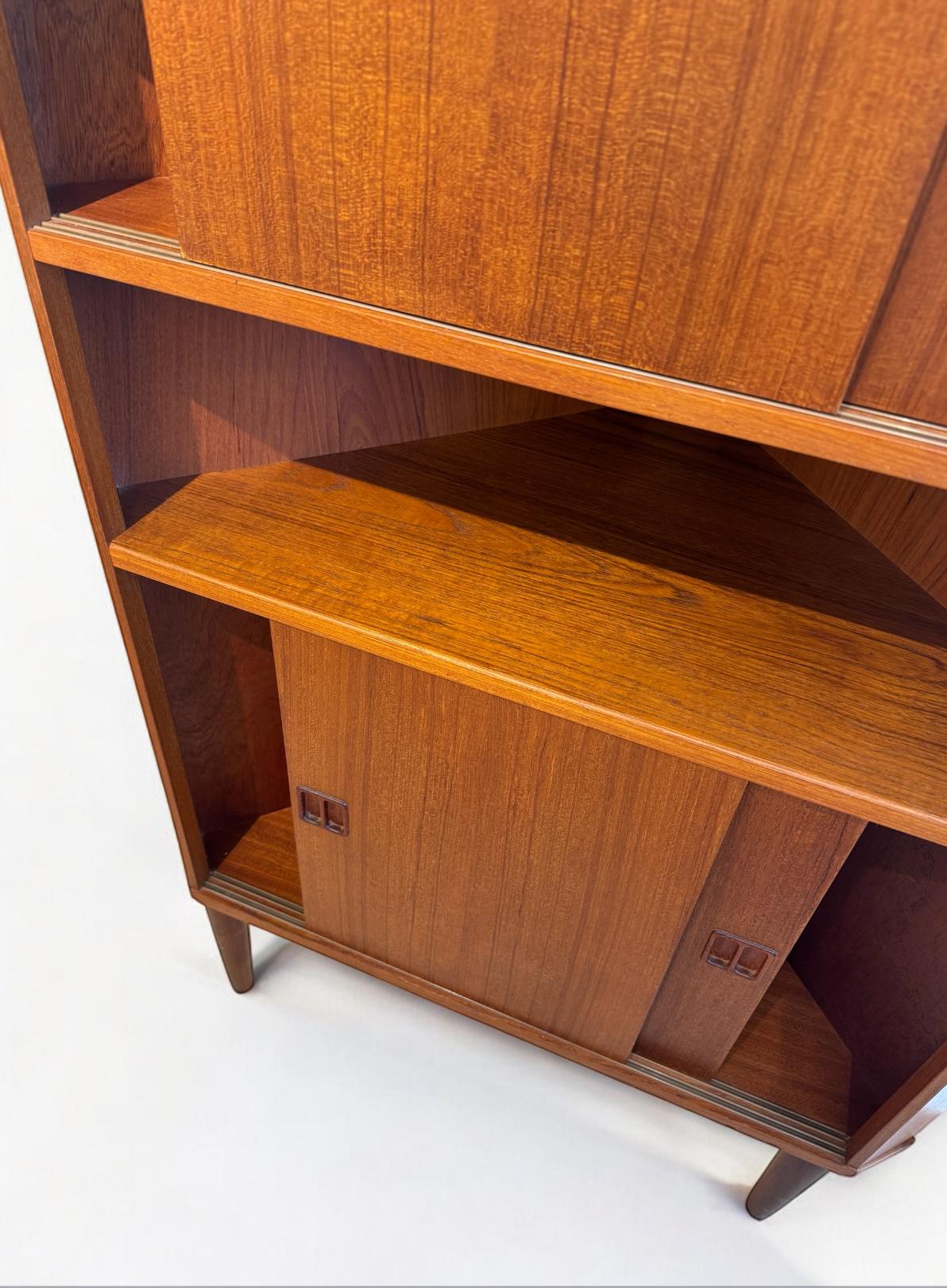 Mid-20th Century Danish Cabinet Maker, Corner Cabinet Teak, Denamrk 1960's For Sale