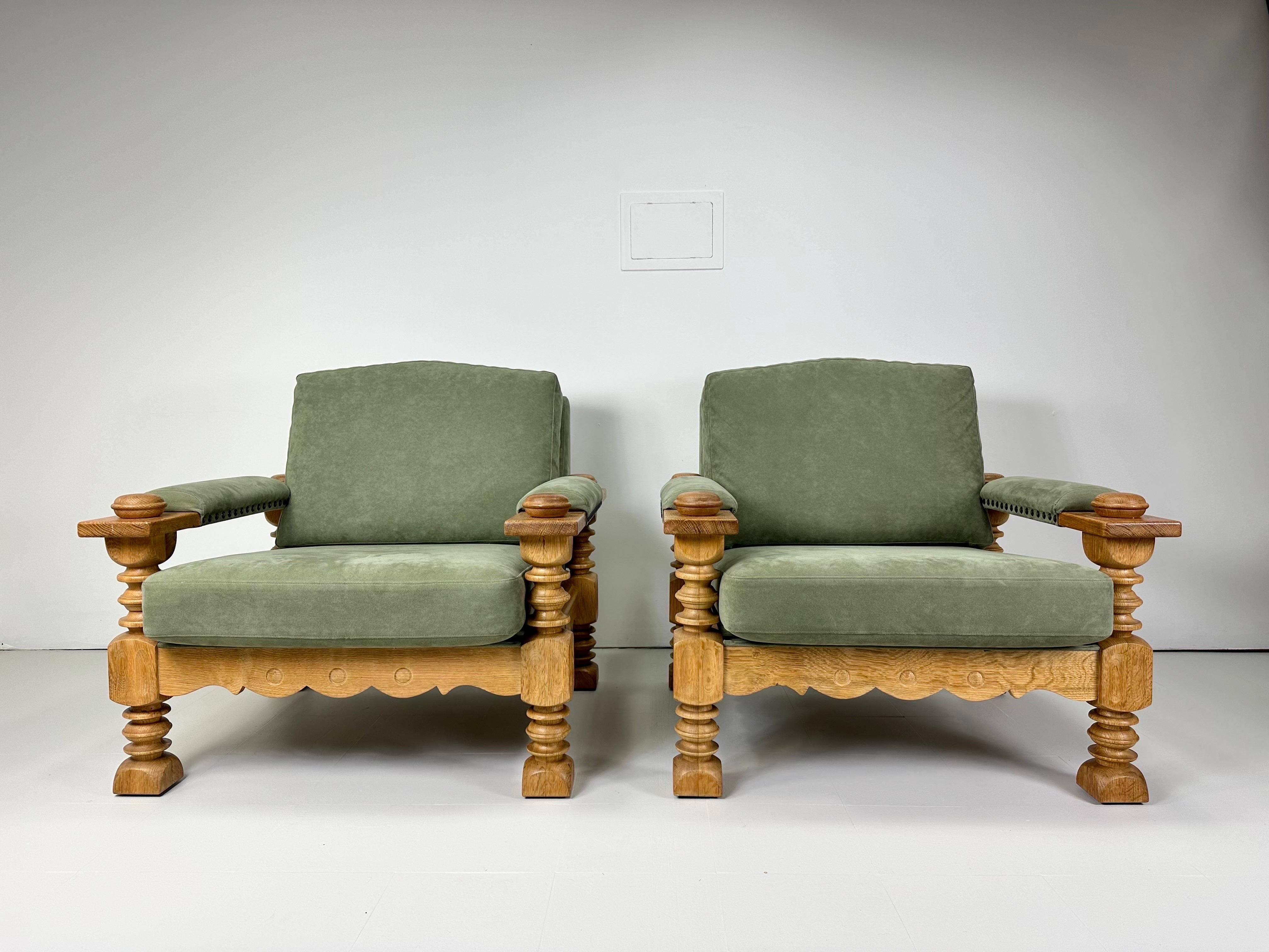 Danish Designed Lounge Chairs. Carved oak frames. Nail head details. Micro Sued Upholstery. 1970’s, Denmark

Delivery to NYC for $450.