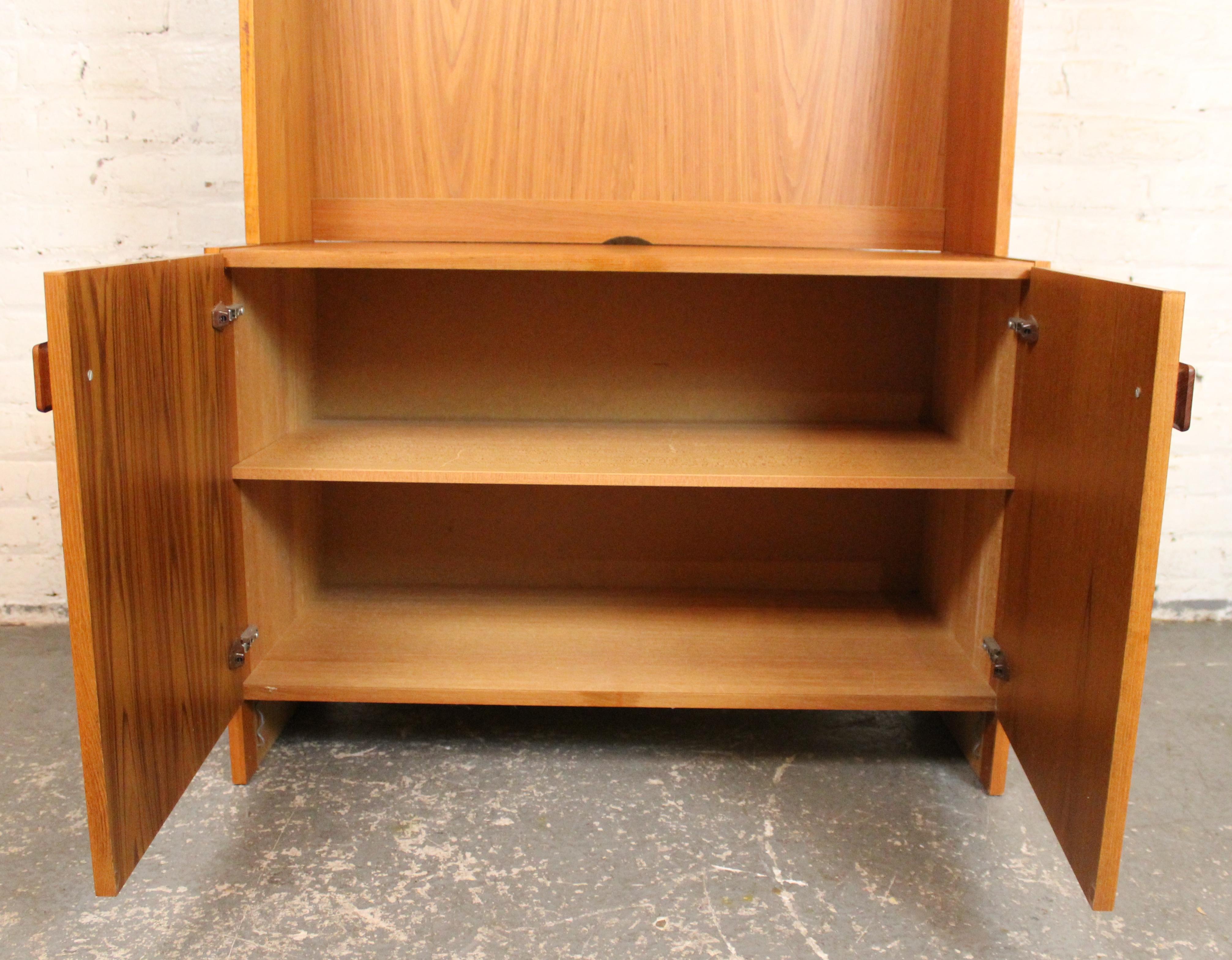 Mobile danese con libreria In condizioni buone in vendita a Brooklyn, NY