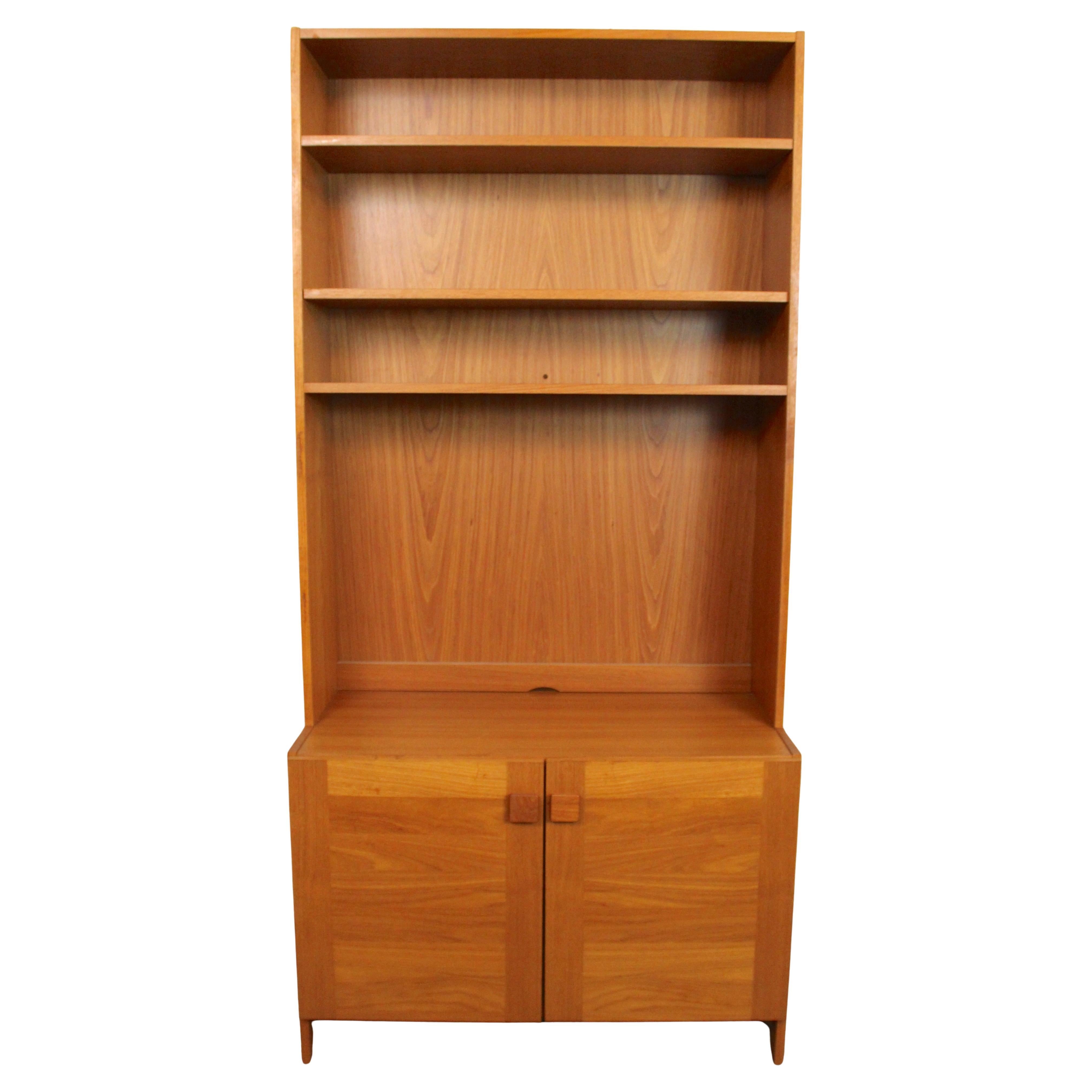 Mobile danese con libreria