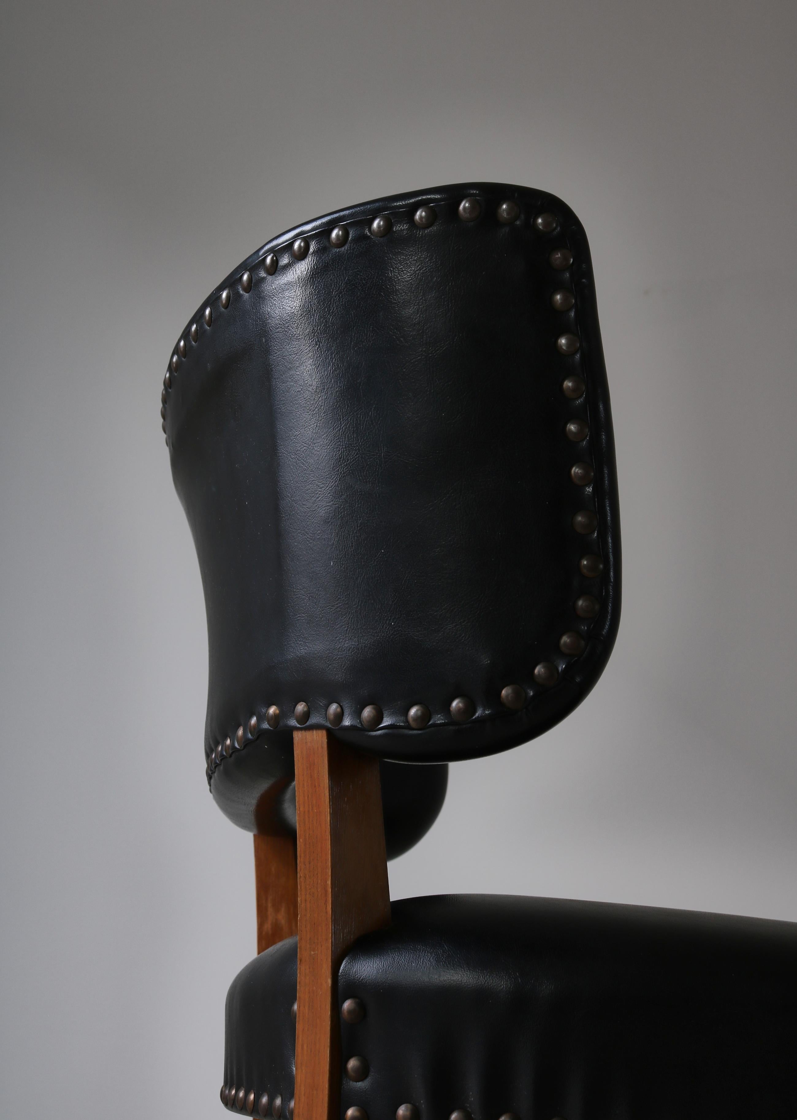 Danish Cabinetmaker 1940s Functionalist Side Chairs, Att. Magnus Stephensen For Sale 2