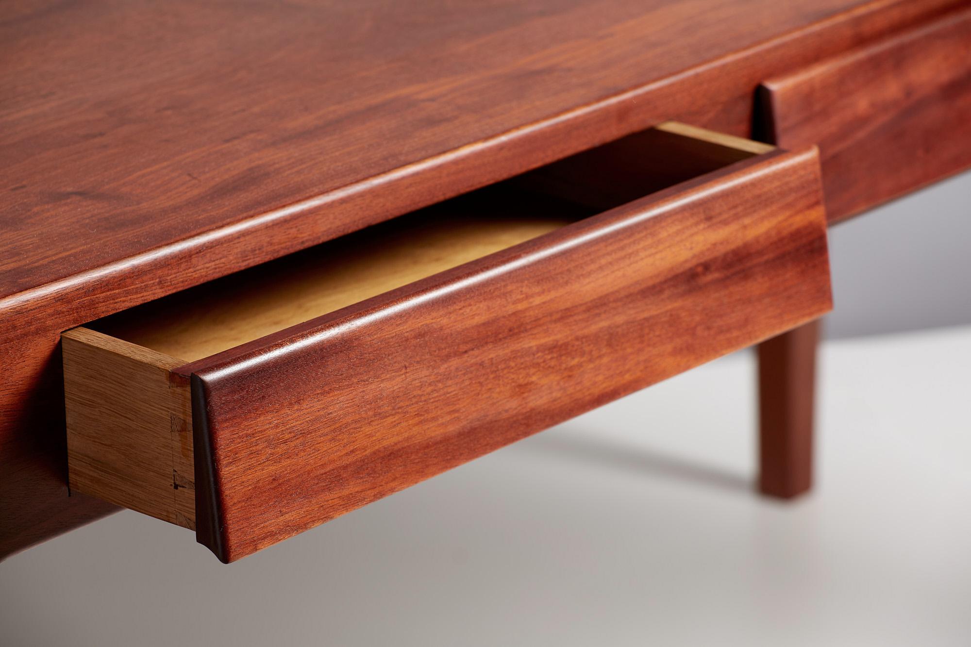 Danish Cabinetmaker 1940s Mahogany Desk In Excellent Condition For Sale In London, GB
