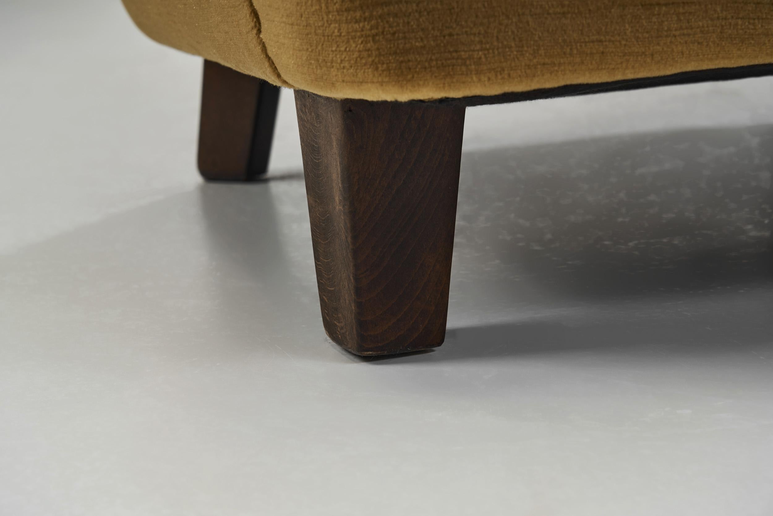 Danish Cabinetmaker Armchair with Beech Legs, Denmark ca 1940s For Sale 11