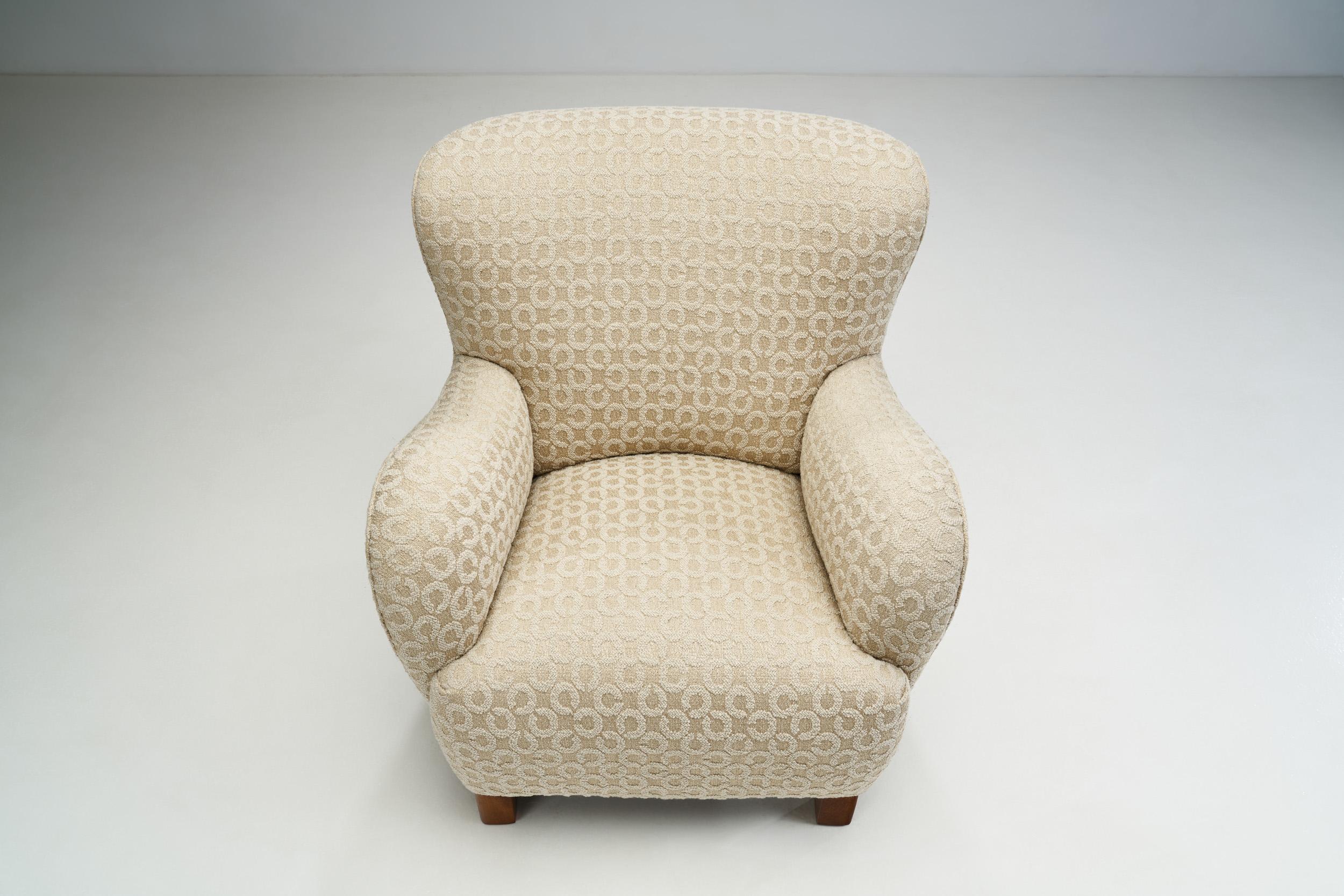 Danish Cabinetmaker Armchair with Patterned Upholstery, Denmark, 1940s For Sale 4