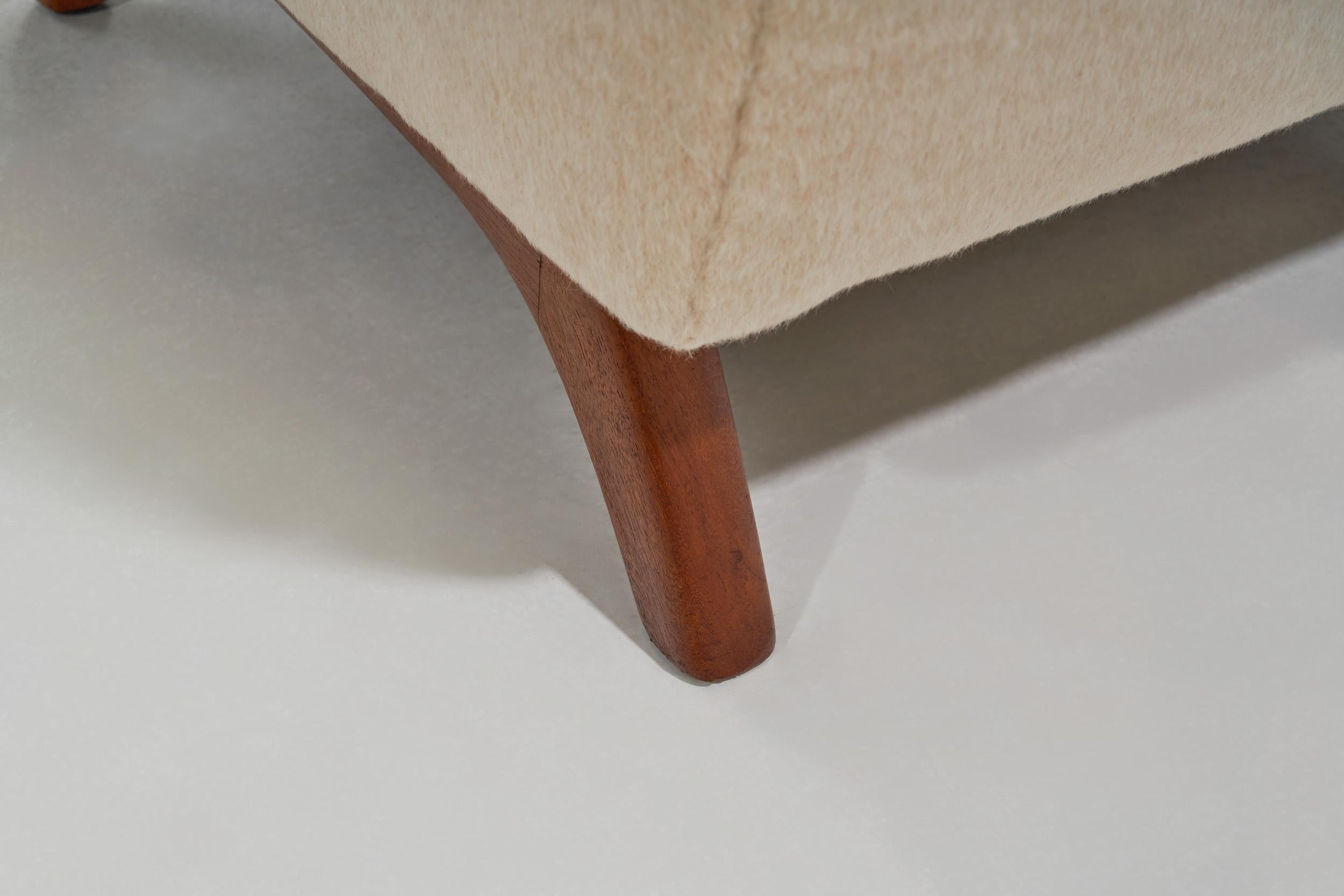 Poltrona danese da ebanista con base in teak, Danimarca, anni '60 in vendita 11