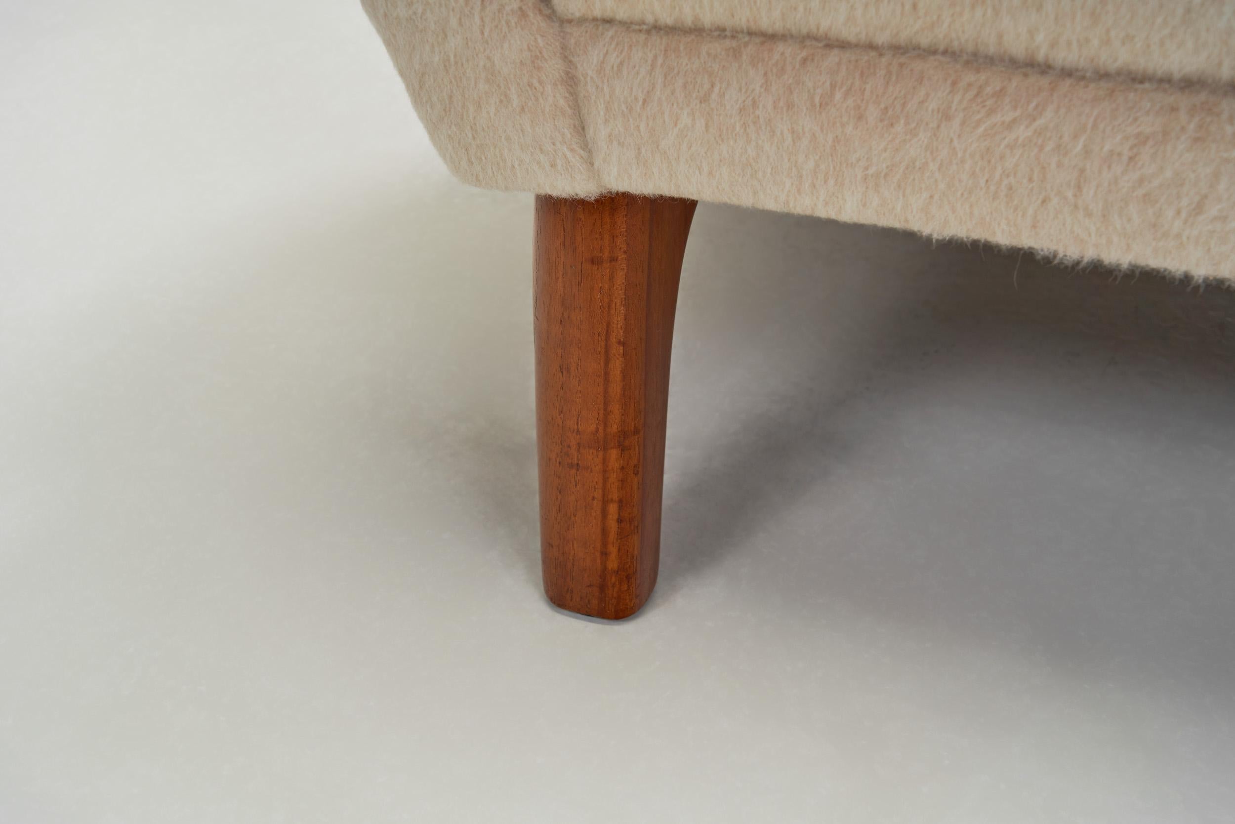 Poltrona danese da ebanista con base in teak, Danimarca, anni '60 in vendita 12