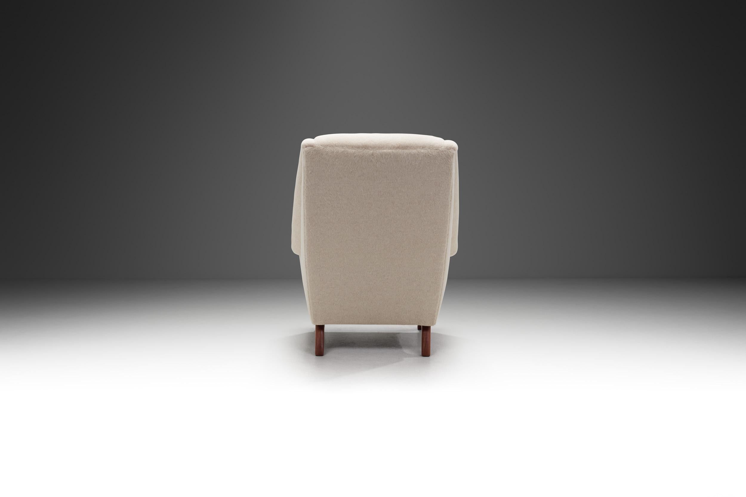 Mid-Century moderno Poltrona danese da ebanista con base in teak, Danimarca, anni '60 in vendita