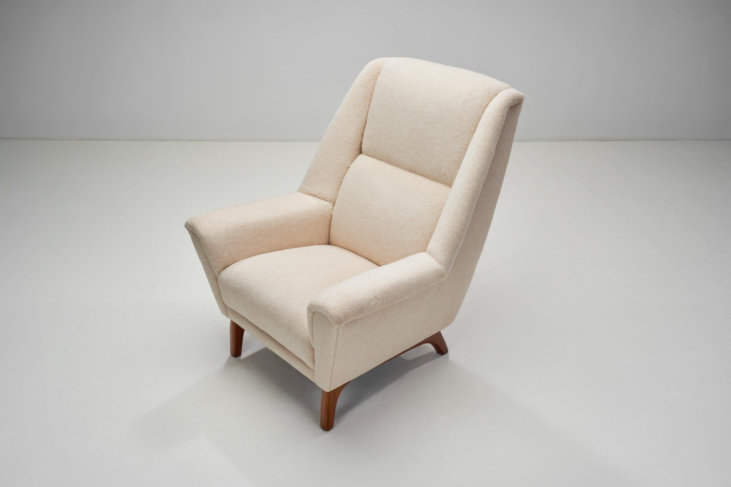 Metà XX secolo Poltrona danese da ebanista con base in teak, Danimarca, anni '60 in vendita