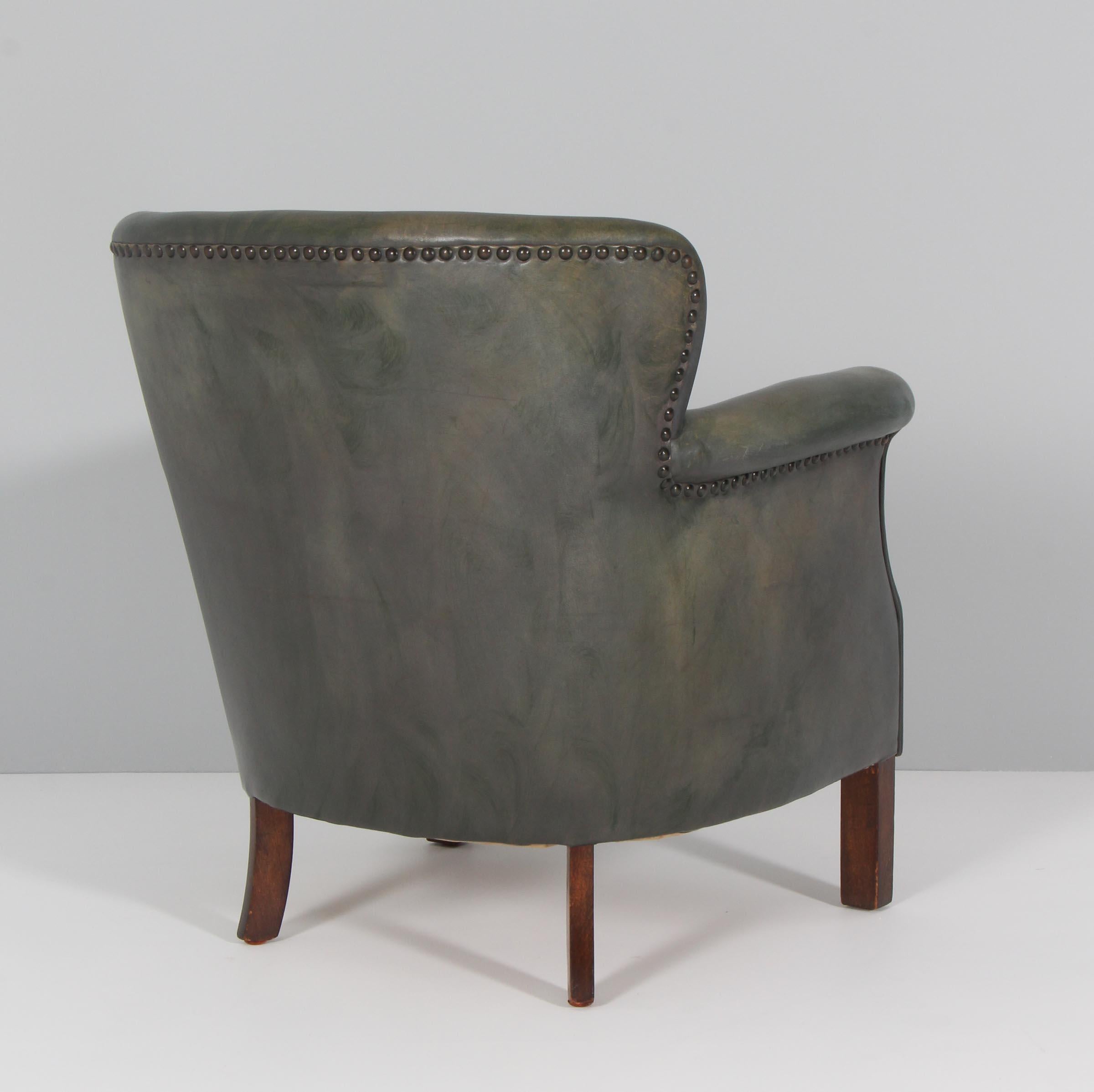 Danish Cabinetmaker Club Chair in Original Black Leather, 1940s 1