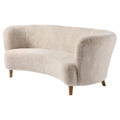 Dänische Tischler geschwungene Sofa Schaffell c1940s