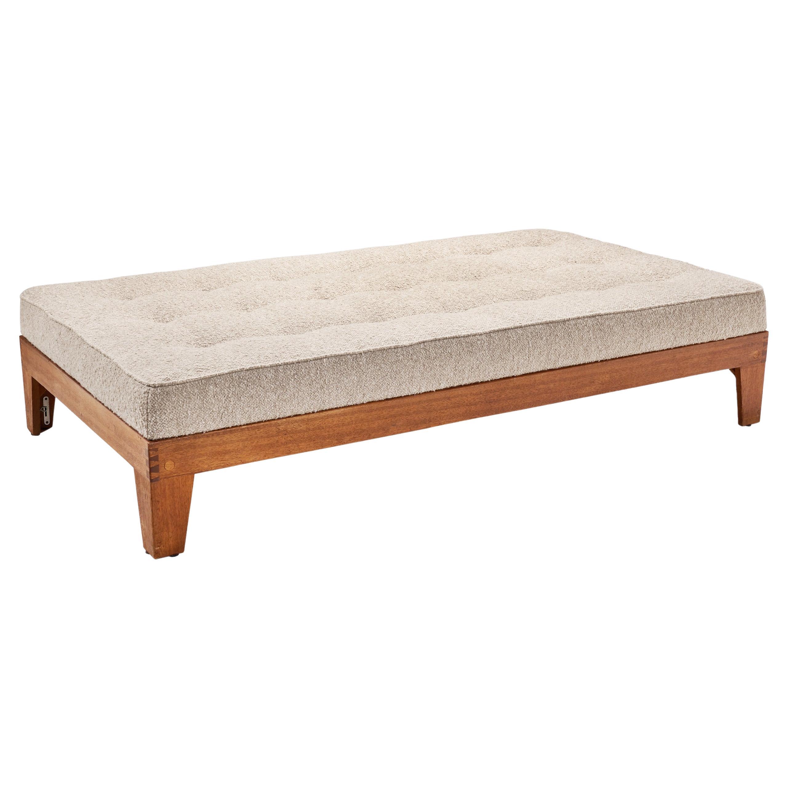 Cama de día de ebanista danesa con colchón tapizado, Dinamarca ca. 1950