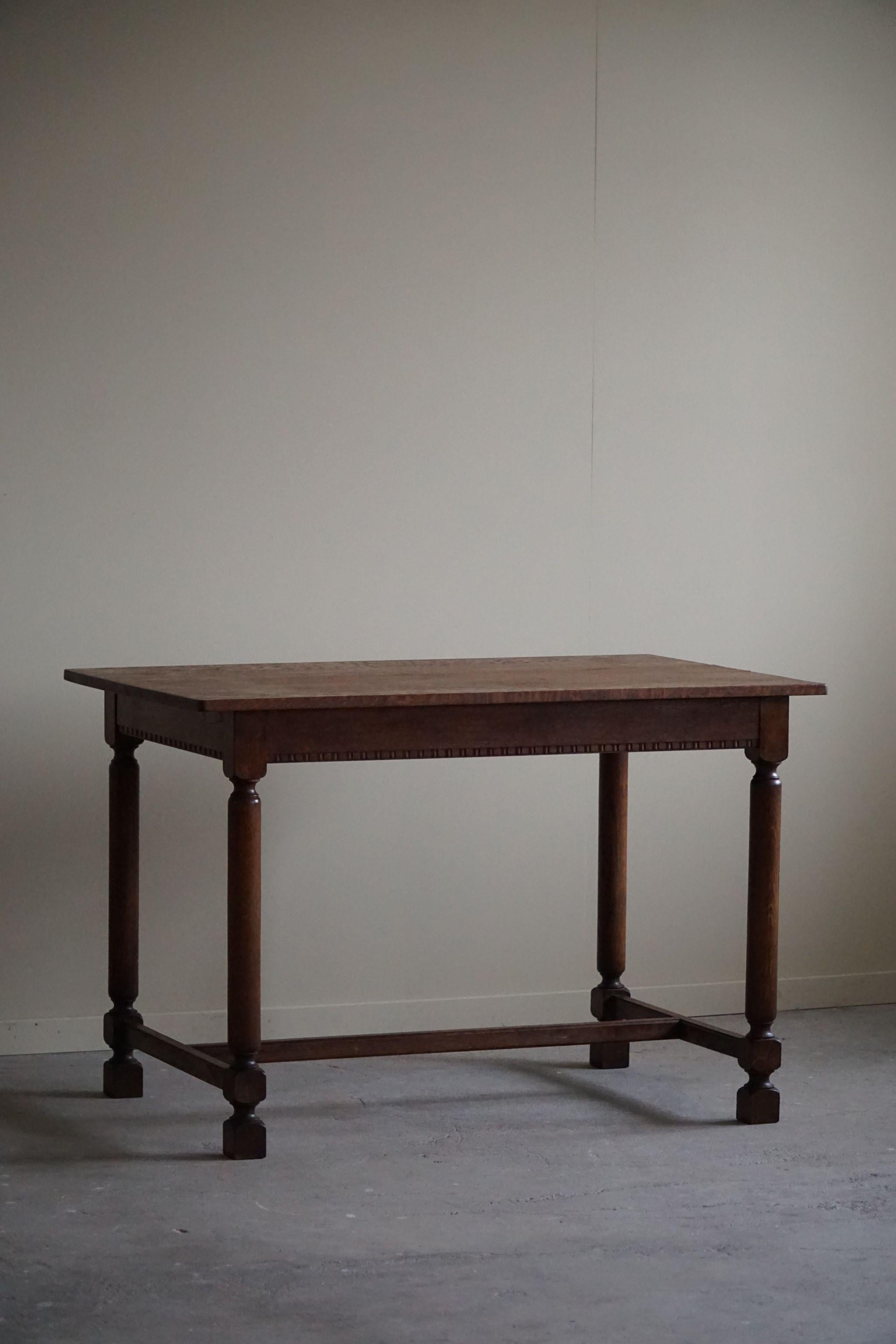 Danish Cabinetmaker, Desk / Dining table in Oak, Mid Century Modern, 1950s In Good Condition For Sale In Odense, DK