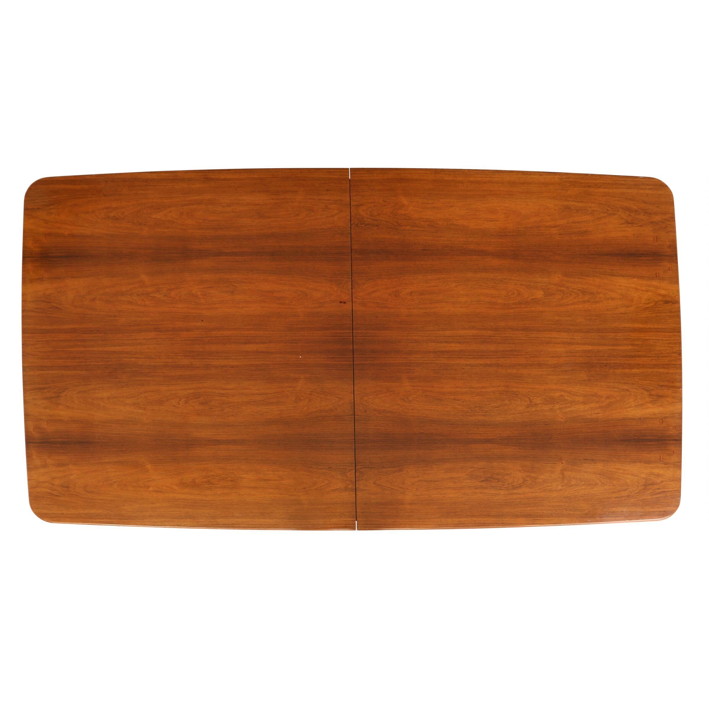 Scandinave moderne Table de salle à manger danoise extensible à 325 cm  pour 12 sièges en vente
