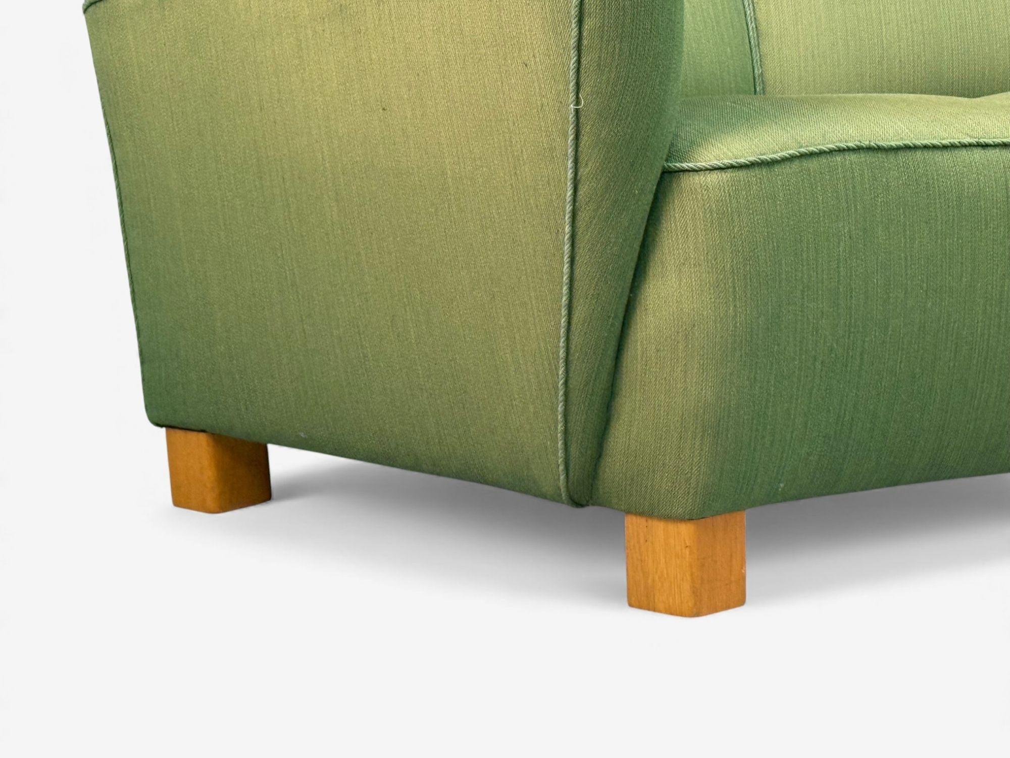 Danish Cabinetmaker, Fabric, Wood, Monumental Banana Sofa, Denmark, 1960s en venta 1