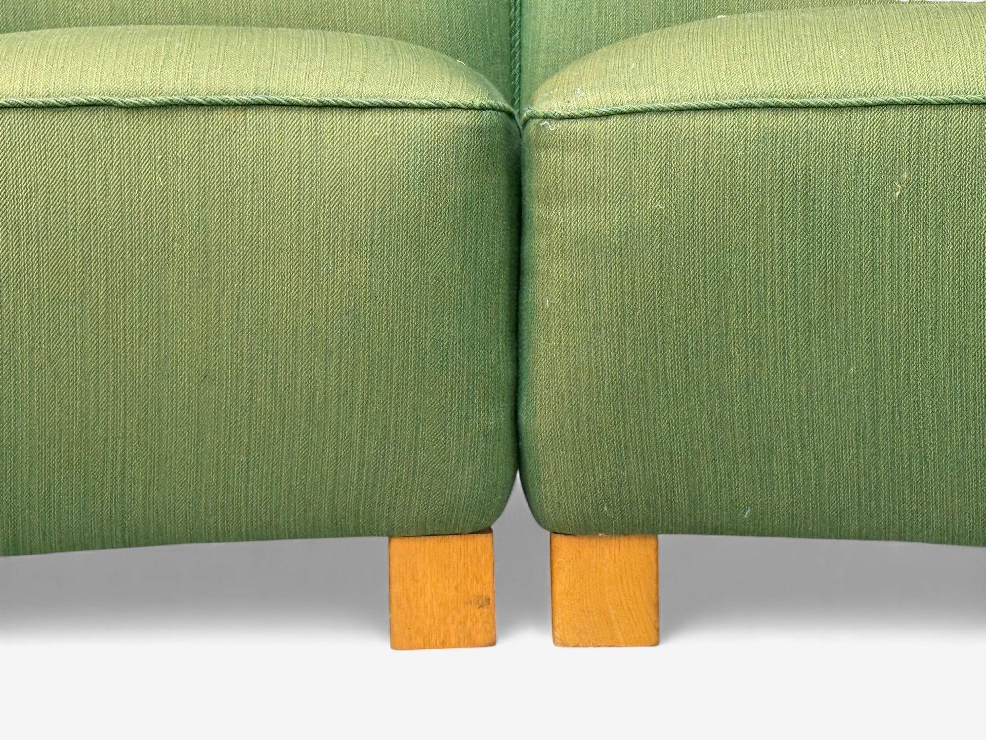 Danish Cabinetmaker, Fabric, Wood, Monumental Banana Sofa, Denmark, 1960s en venta 2