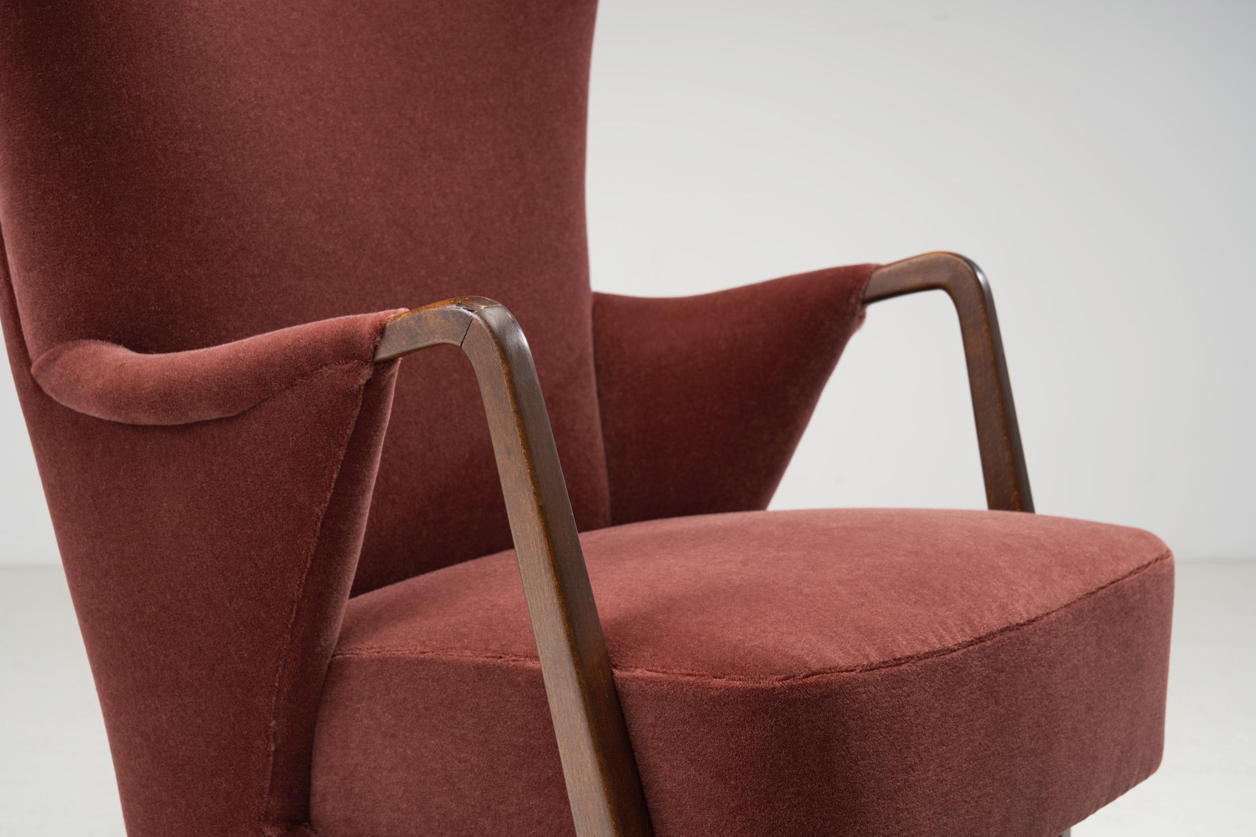 Danish Cabinetmaker High-Back Chair with Stained Beech Arms, Denmark, 1950s For Sale 5