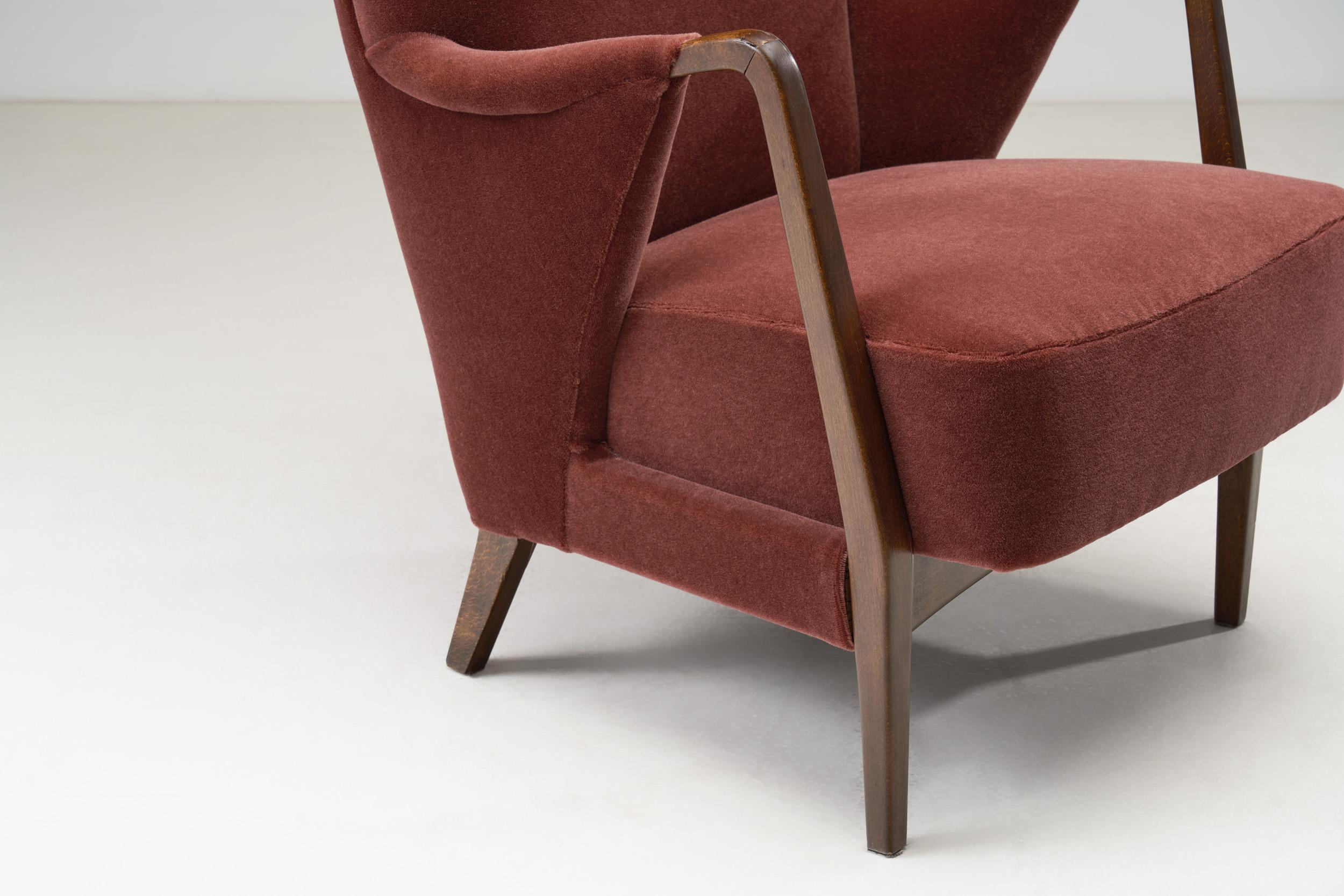 Danish Cabinetmaker High-Back Chair with Stained Beech Arms, Denmark, 1950s For Sale 6