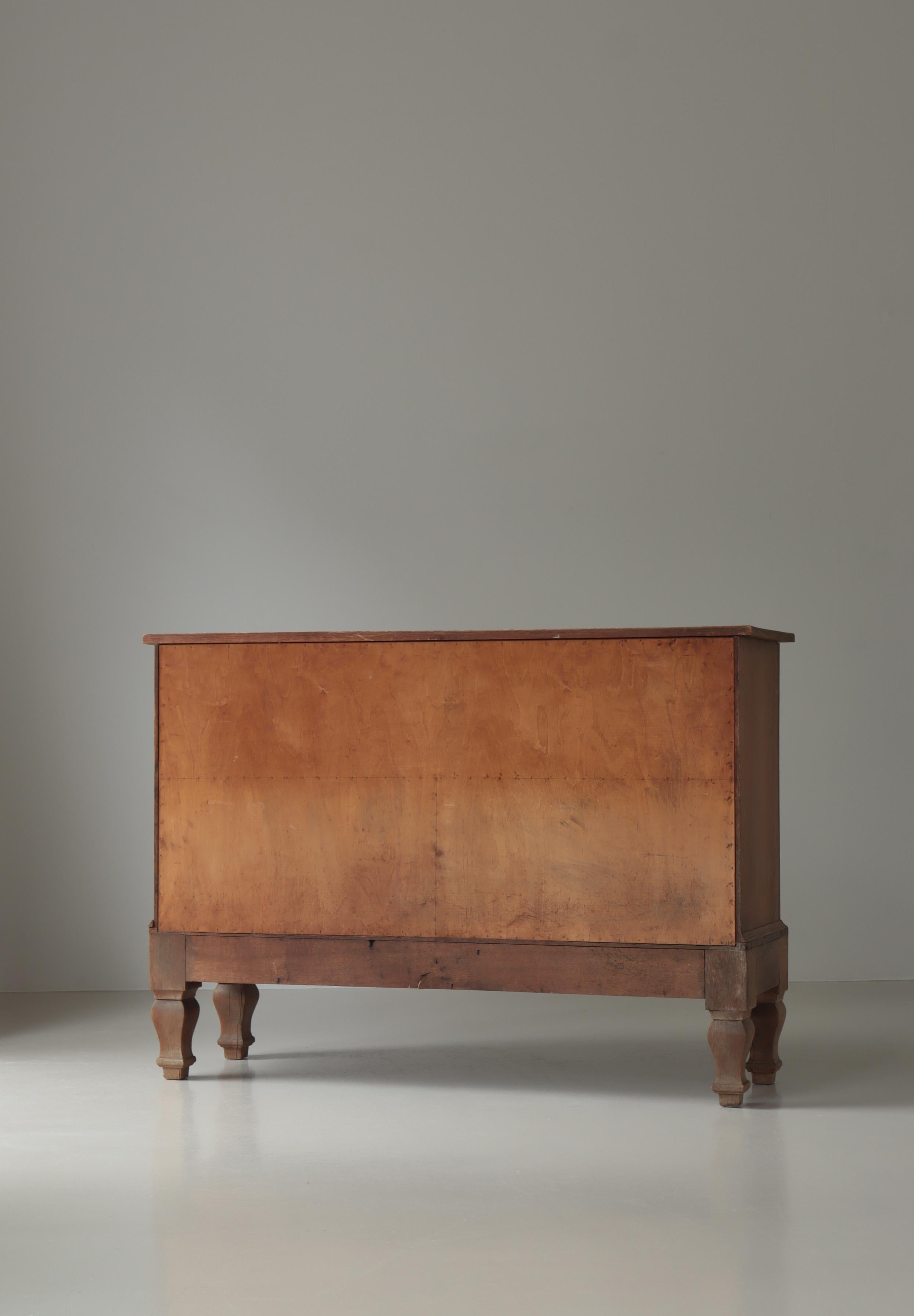 Armario danés de madera de roble tallado estilo Jugend, Dinamarca, años 20 en venta 12