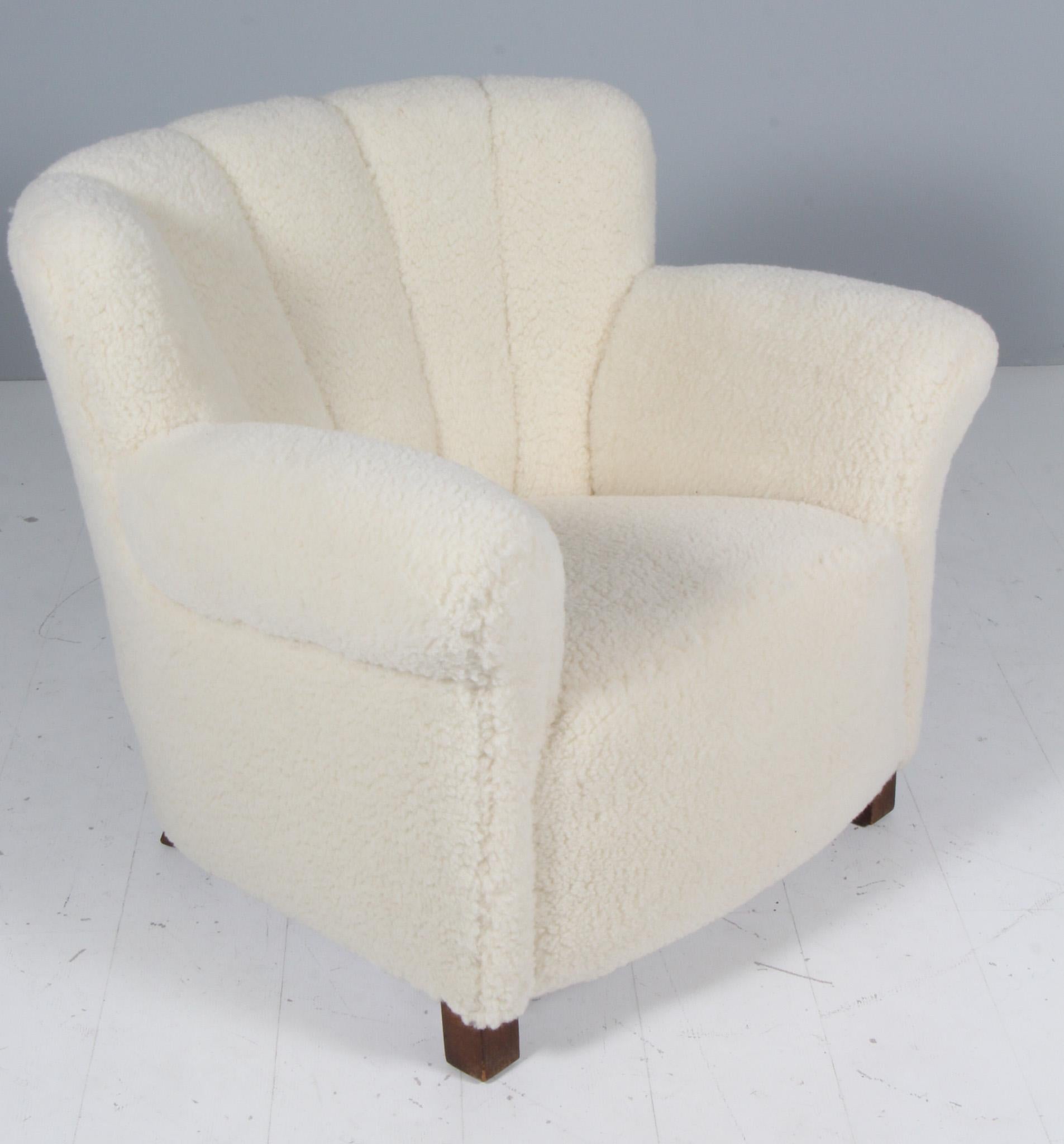 Ebanista danese, poltrona e pouf in lana d'agnello, anni '40 In condizioni ottime in vendita a Esbjerg, DK