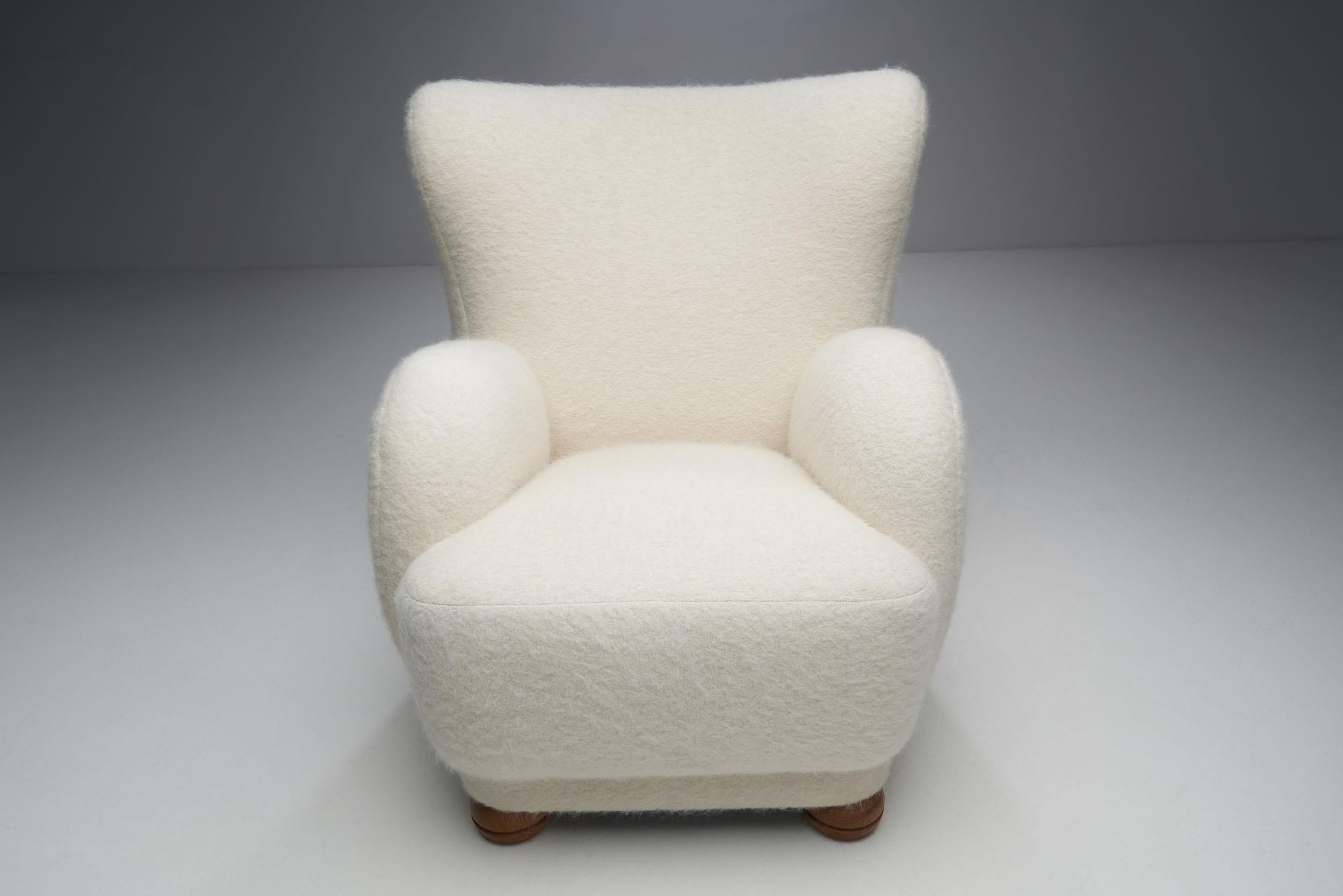Danish Cabinetmaker Lounge Chair and Ottomans in Alpaca Wool, Denmark 1940s 7